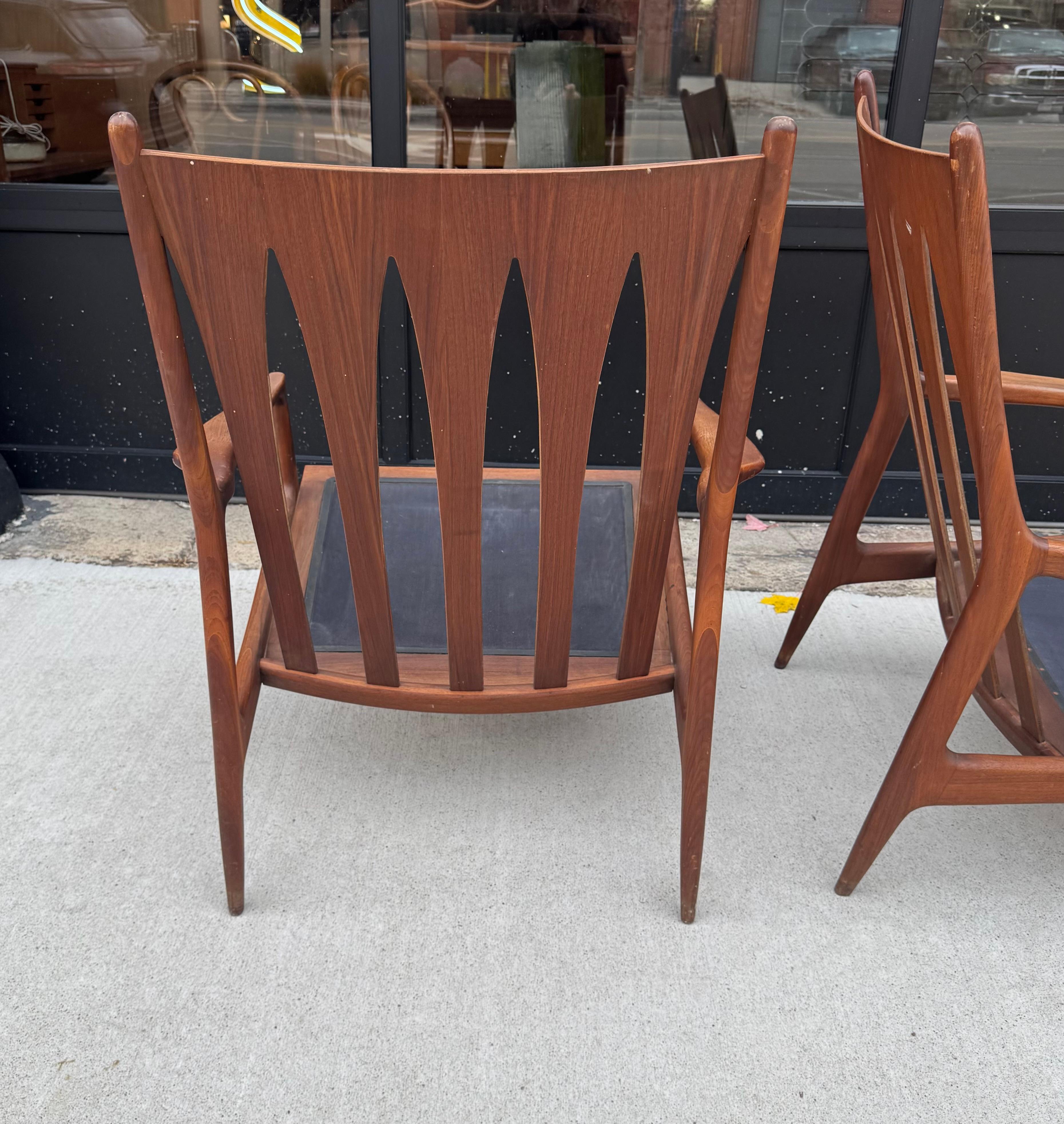 Mid-Century moderno Coppia di sedie Milo Baughman Archie / Noce scolpito - Design classico di metà secolo in vendita