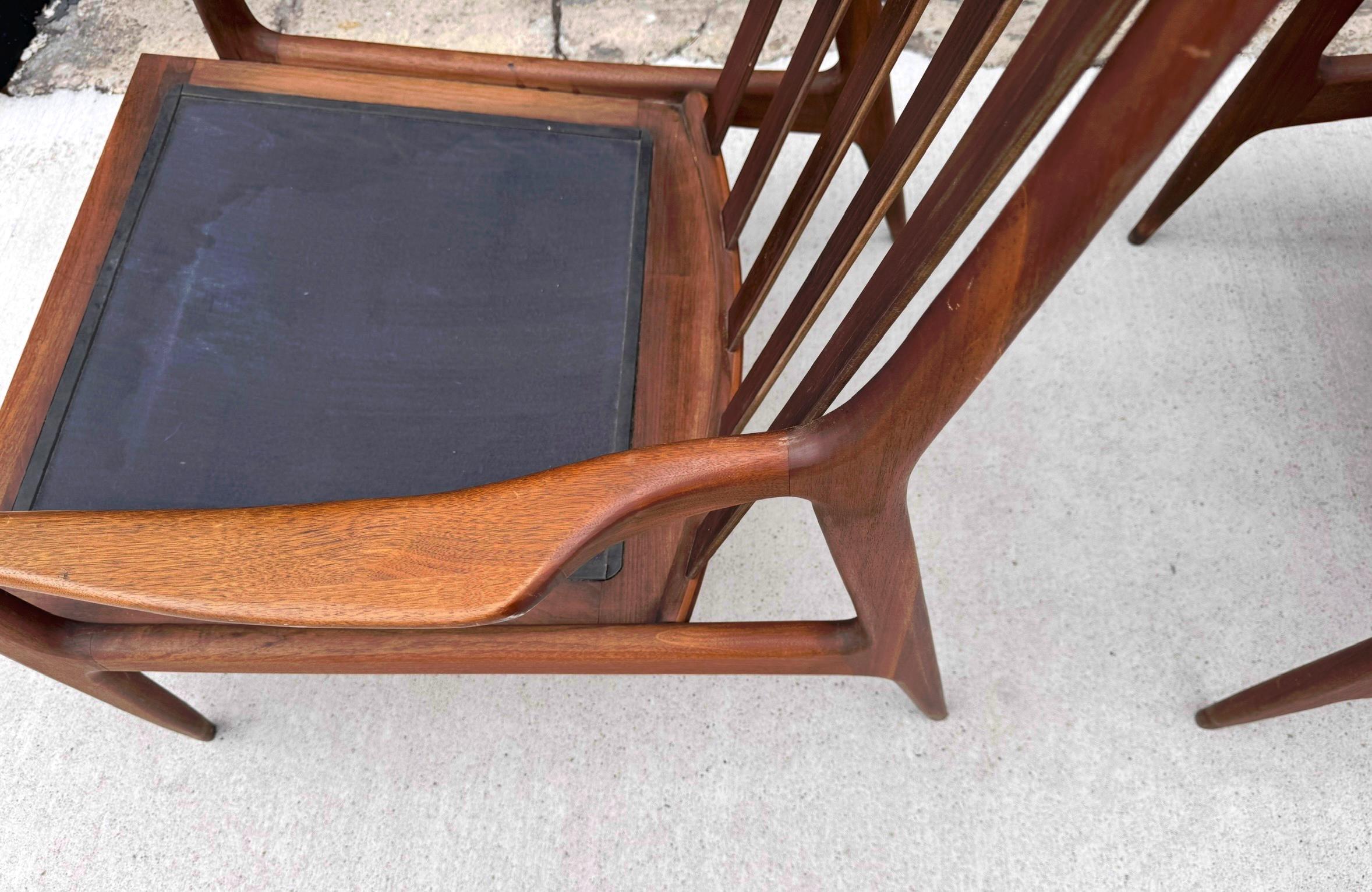 Americano Coppia di sedie Milo Baughman Archie / Noce scolpito - Design classico di metà secolo in vendita