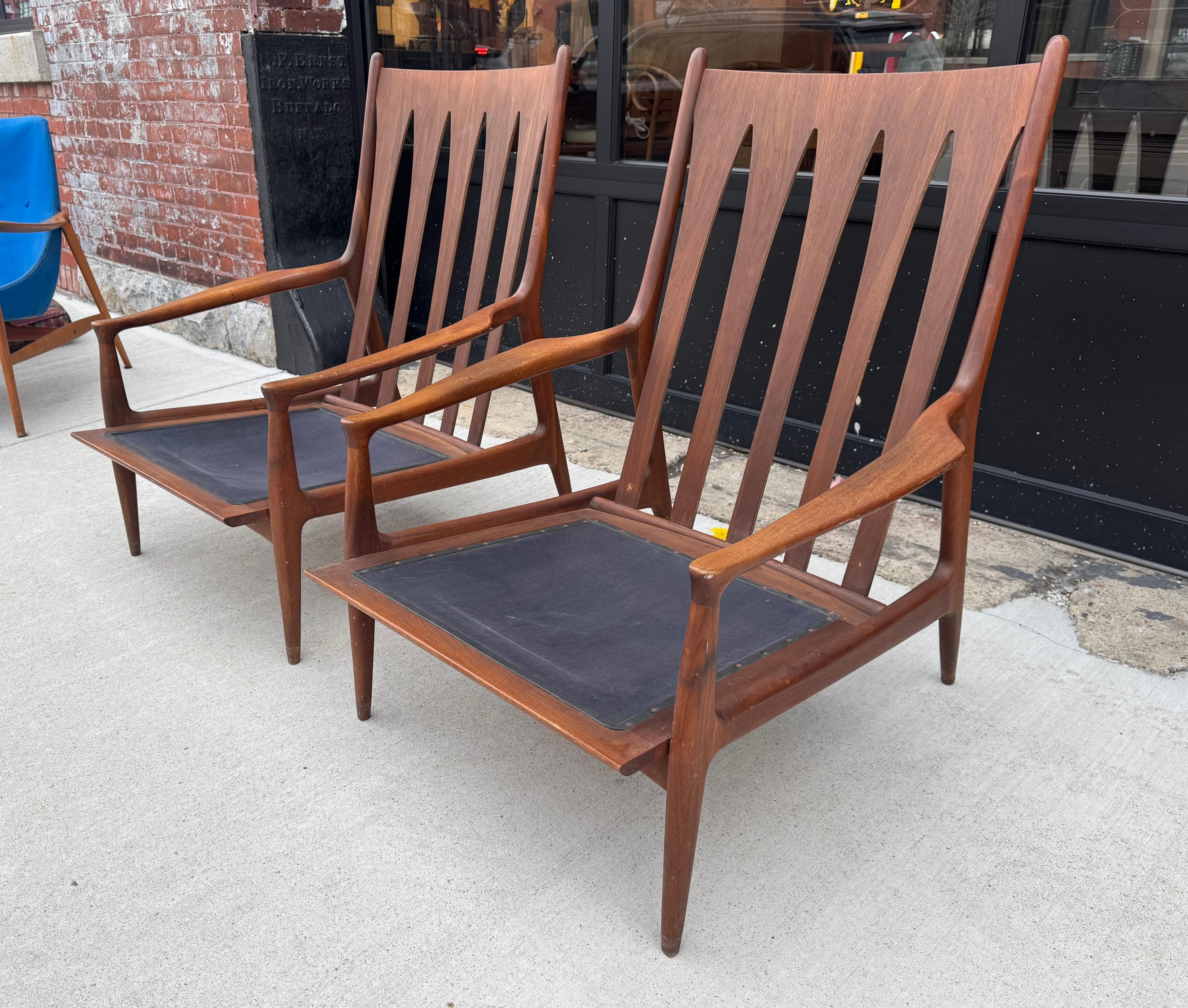 Tessuto Coppia di sedie Milo Baughman Archie / Noce scolpito - Design classico di metà secolo in vendita