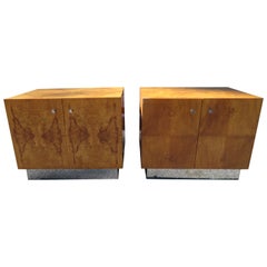 Pareja de mesillas de noche Milo Baughman para Thayer Coggin, de madera de arce, modernas de mediados de siglo