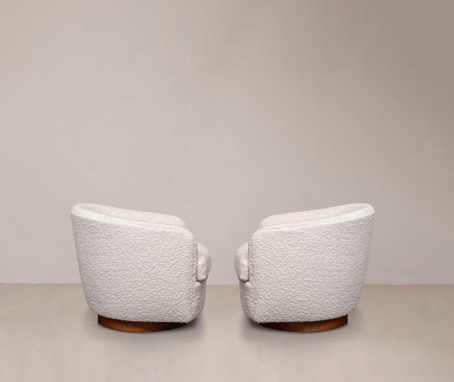 Late 20th Century Pair Milo Baughman for Thayer Coggin Swivel Chairs For Sale