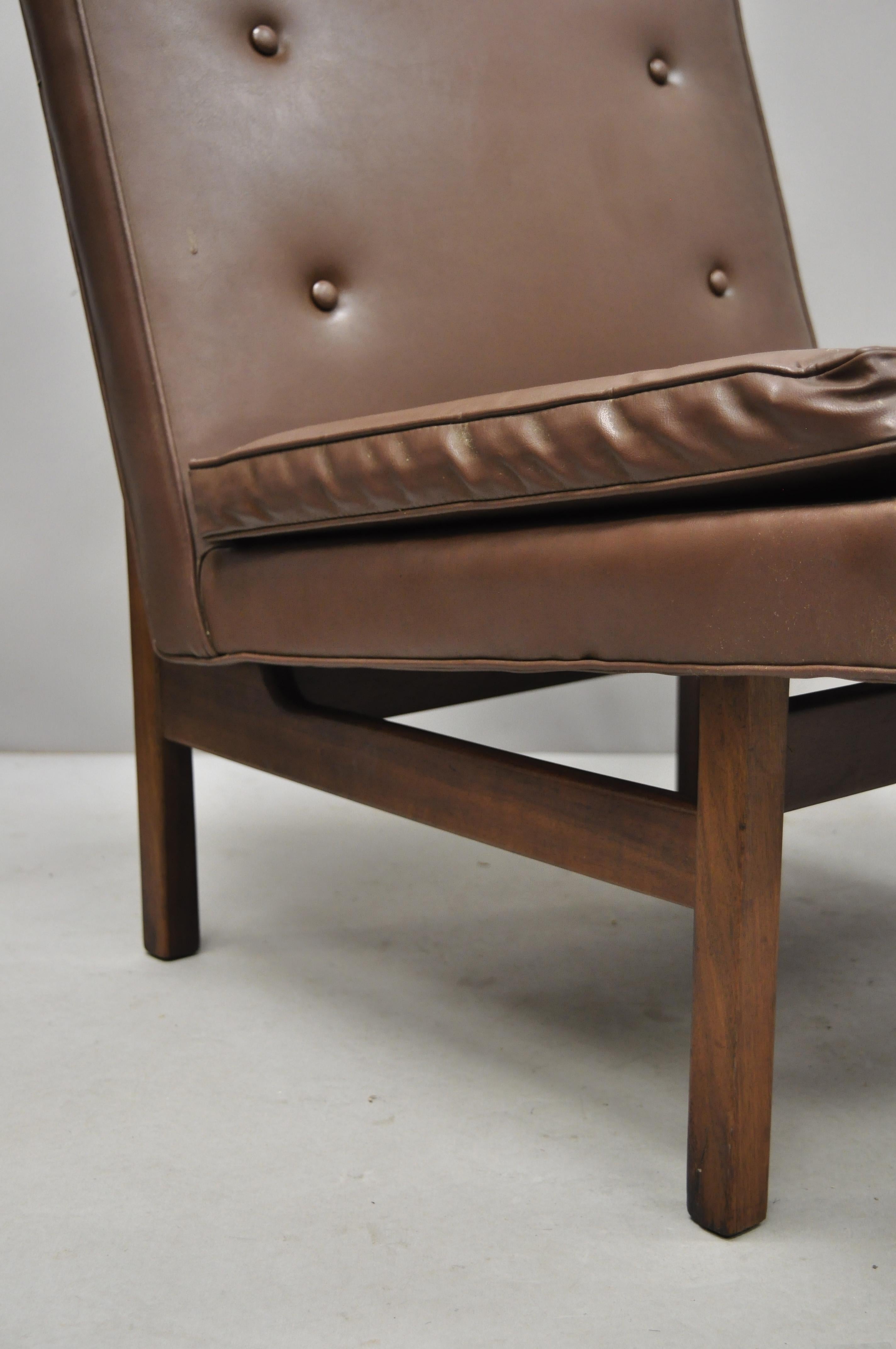 North American Pair of Milo Baughman for Thayer Coggin Teak and Vinyl Slipper Lounge Chairs For Sale