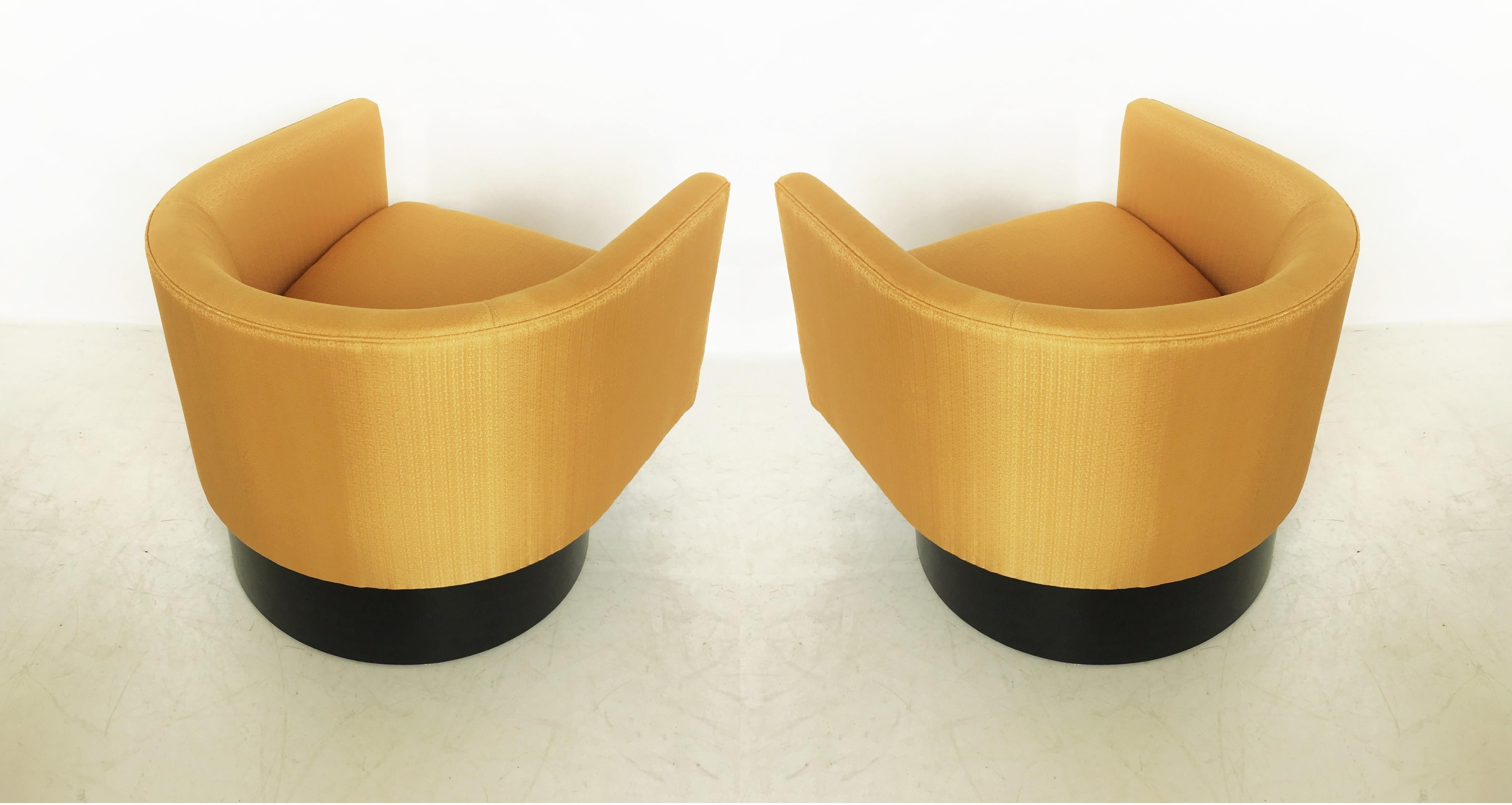 Mid-20th Century Pair of Milo Baughman Modern Barrel Back Swivel Chairs
