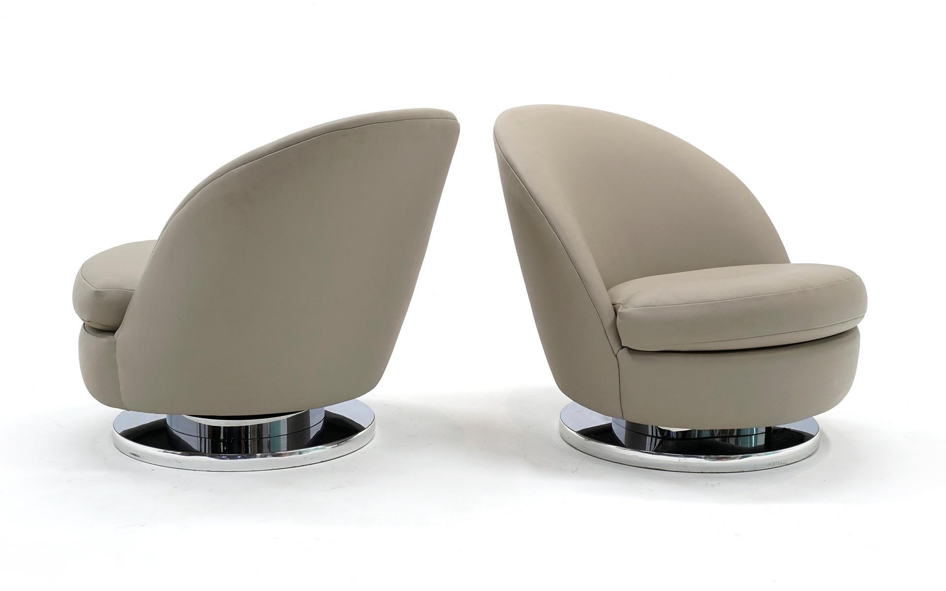 Late 20th Century Pair Milo Baughman Tilt Swivel Chairs for Thayer Coggin, Gray Leather & Chrome
