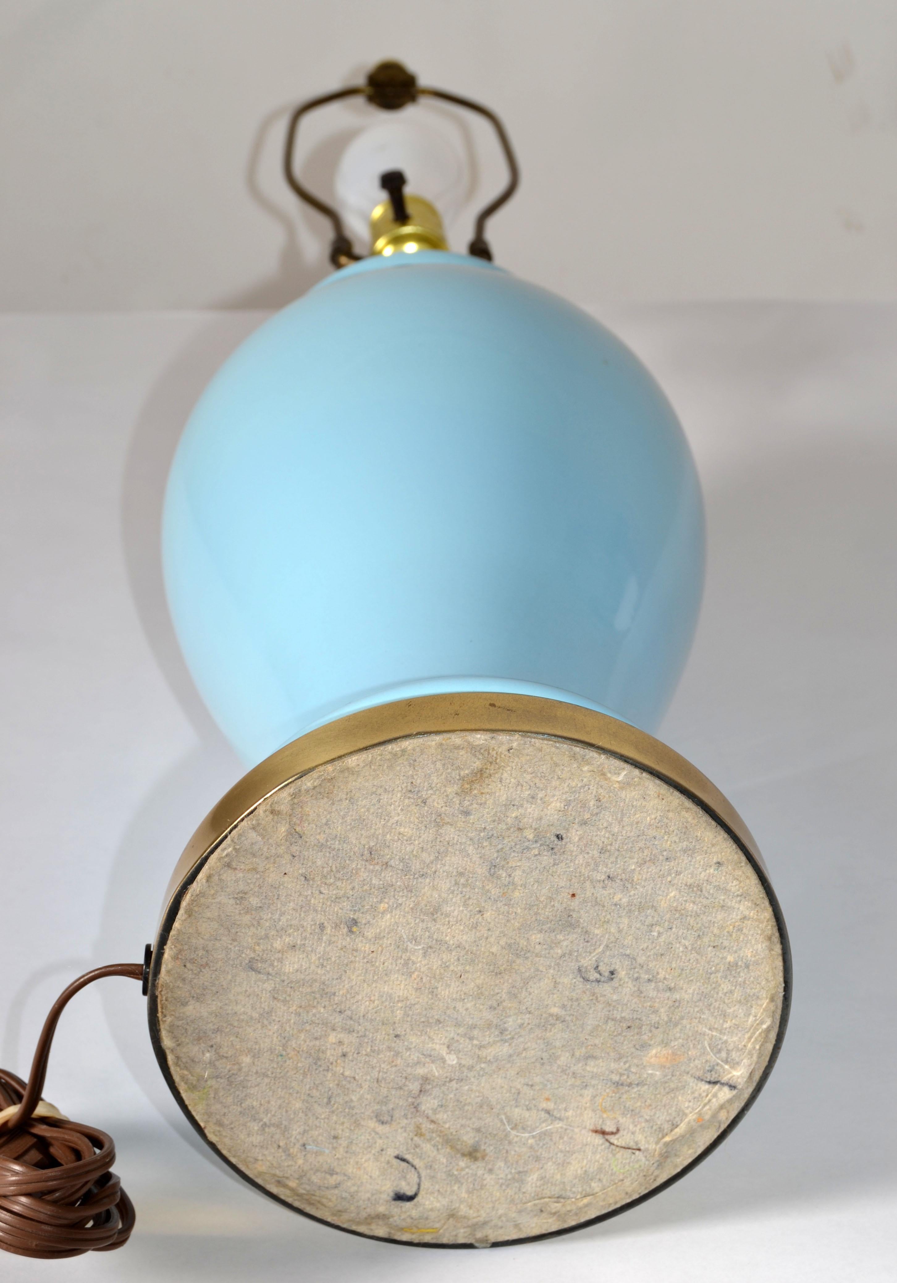 Paire de lampes de table en porcelaine bleue émaillée et laiton, style Ming Ming, 1950, USA en vente 7
