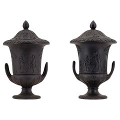 Pareja de jarrones campana miniatura en basalto negro, Wedgwood, hacia 1880