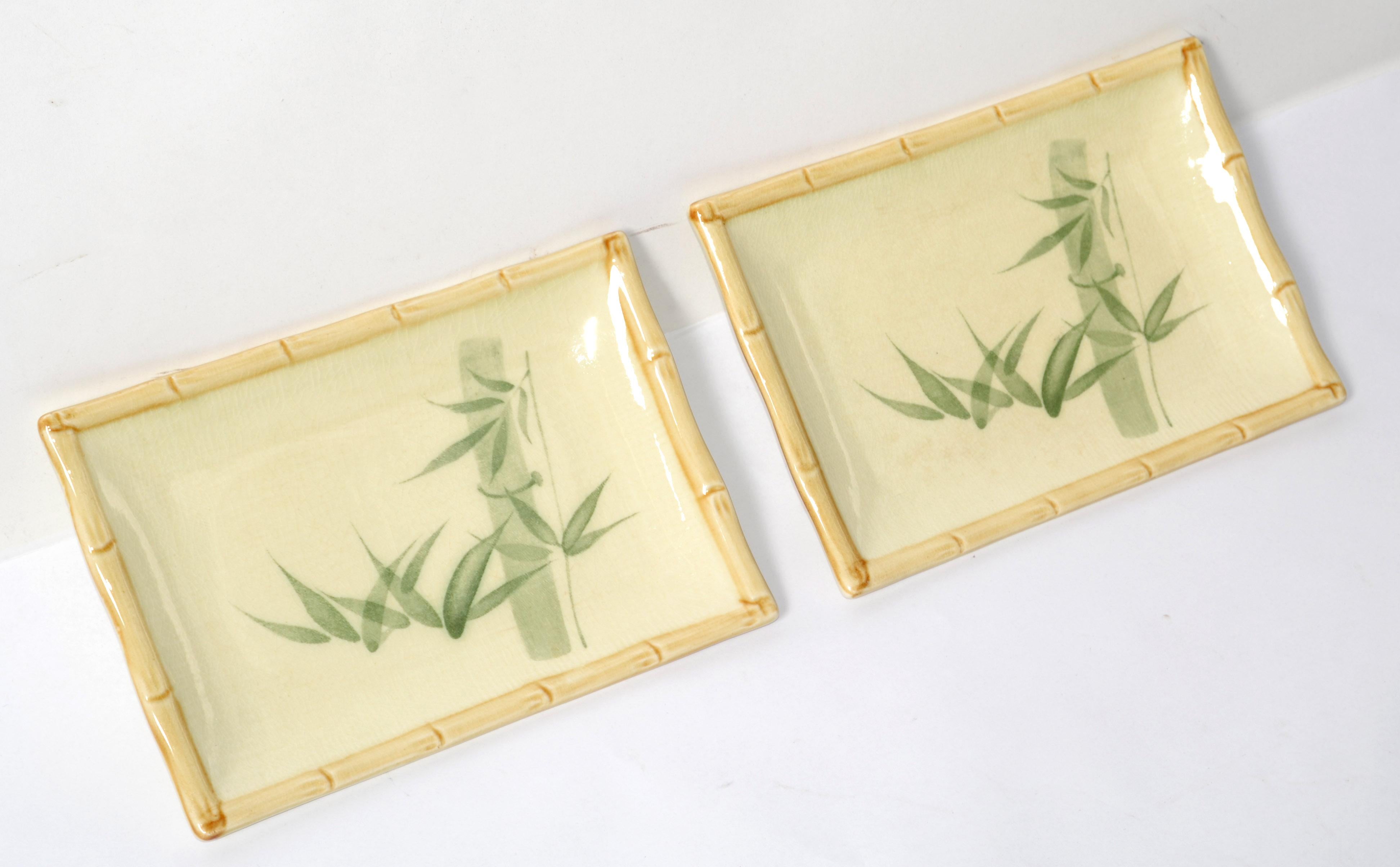 Hollywood Regency Coppia Miya Japan Porcelain Sushi Serving Plates Trays Green Beige Bamboo Décor in vendita