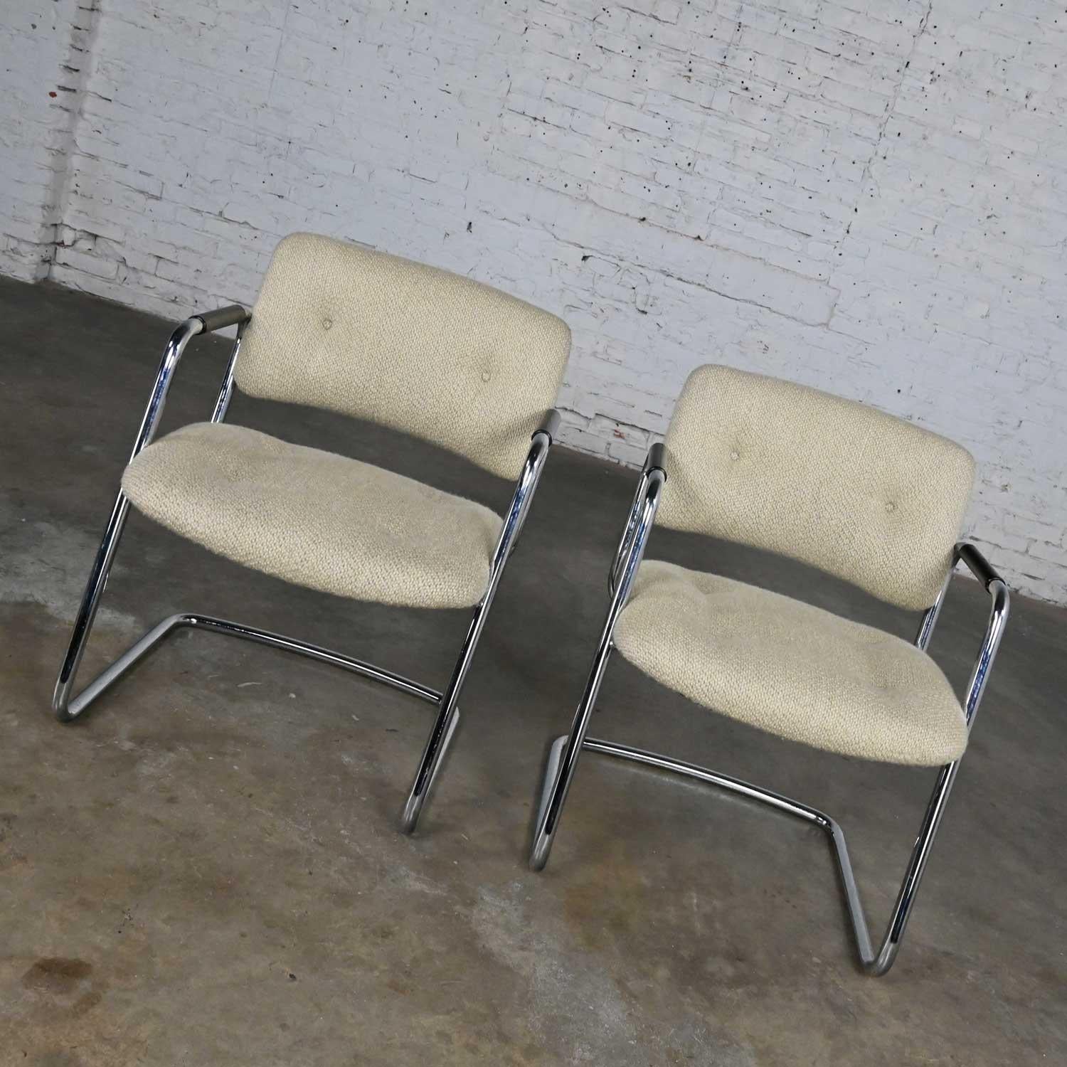 Pair Modern Chrome Cantilever Chairs Oatmeal Hopsacking Steelcase Model 421 482 In Good Condition For Sale In Topeka, KS