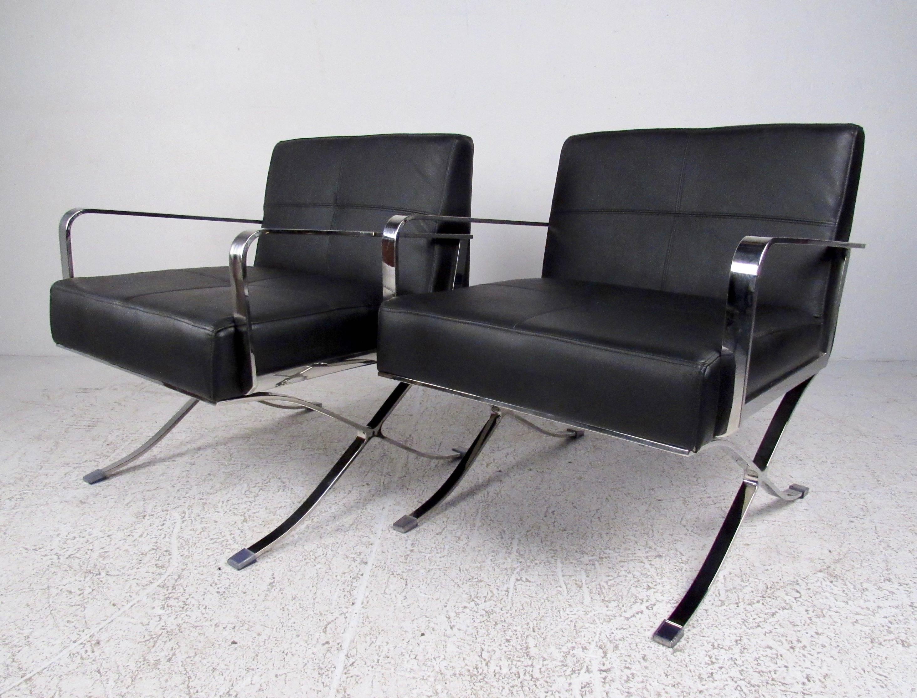 Contemporary Pair of Modern Club Chairs with X Frame Base For Sale