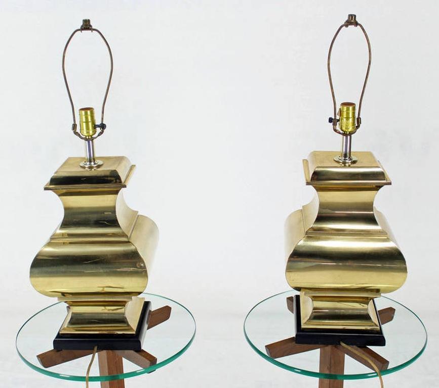 Pair Modern Figural Sculptural Profile Square Base Polished Brass Table Lamps For Sale 3