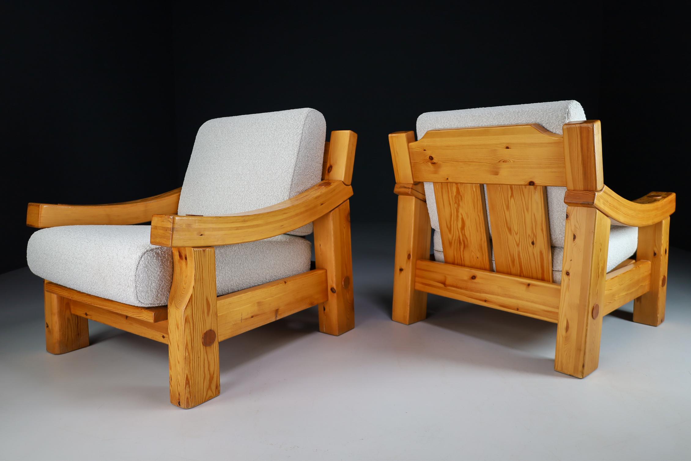 Organic Modern Pair Modern French Lounge Chairs in Solid Pine and Bouclé Wool Cushions 1970s
