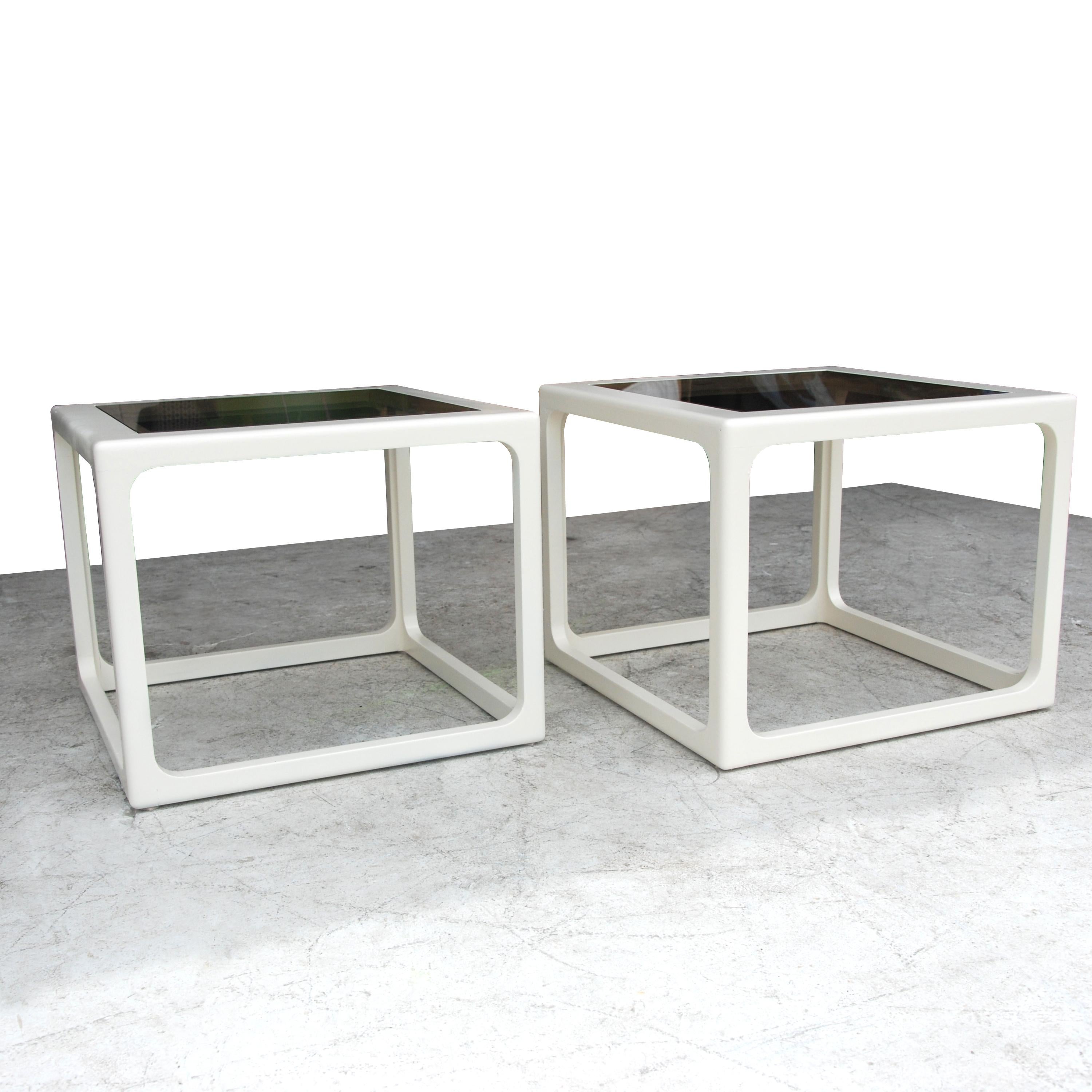 20th Century Pair of Modern Lacquered Side Tables For Sale