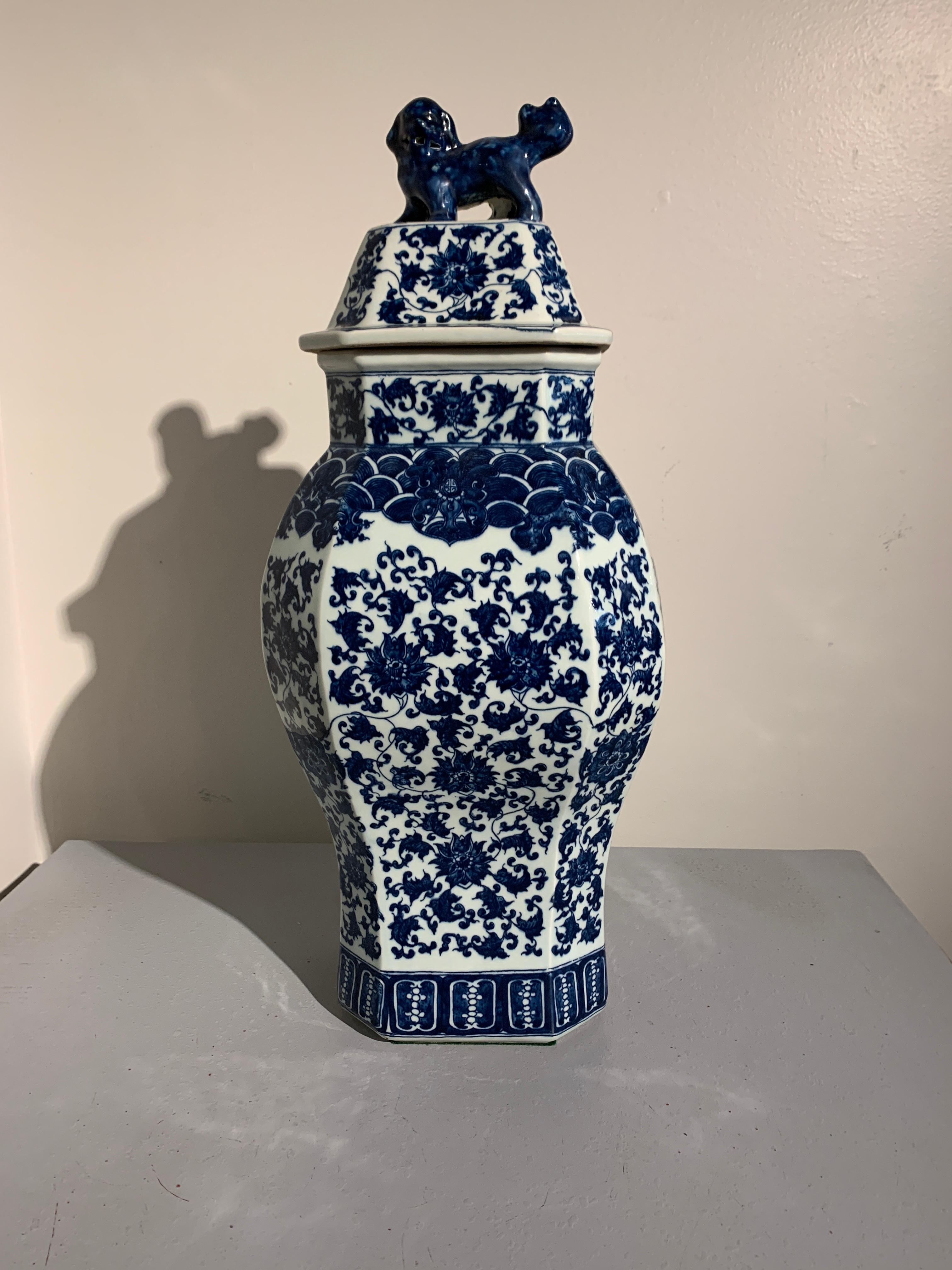 Pair of Modern Large Chinese Blue and White Covered Jars with Foo Dog Finials In Good Condition In Austin, TX