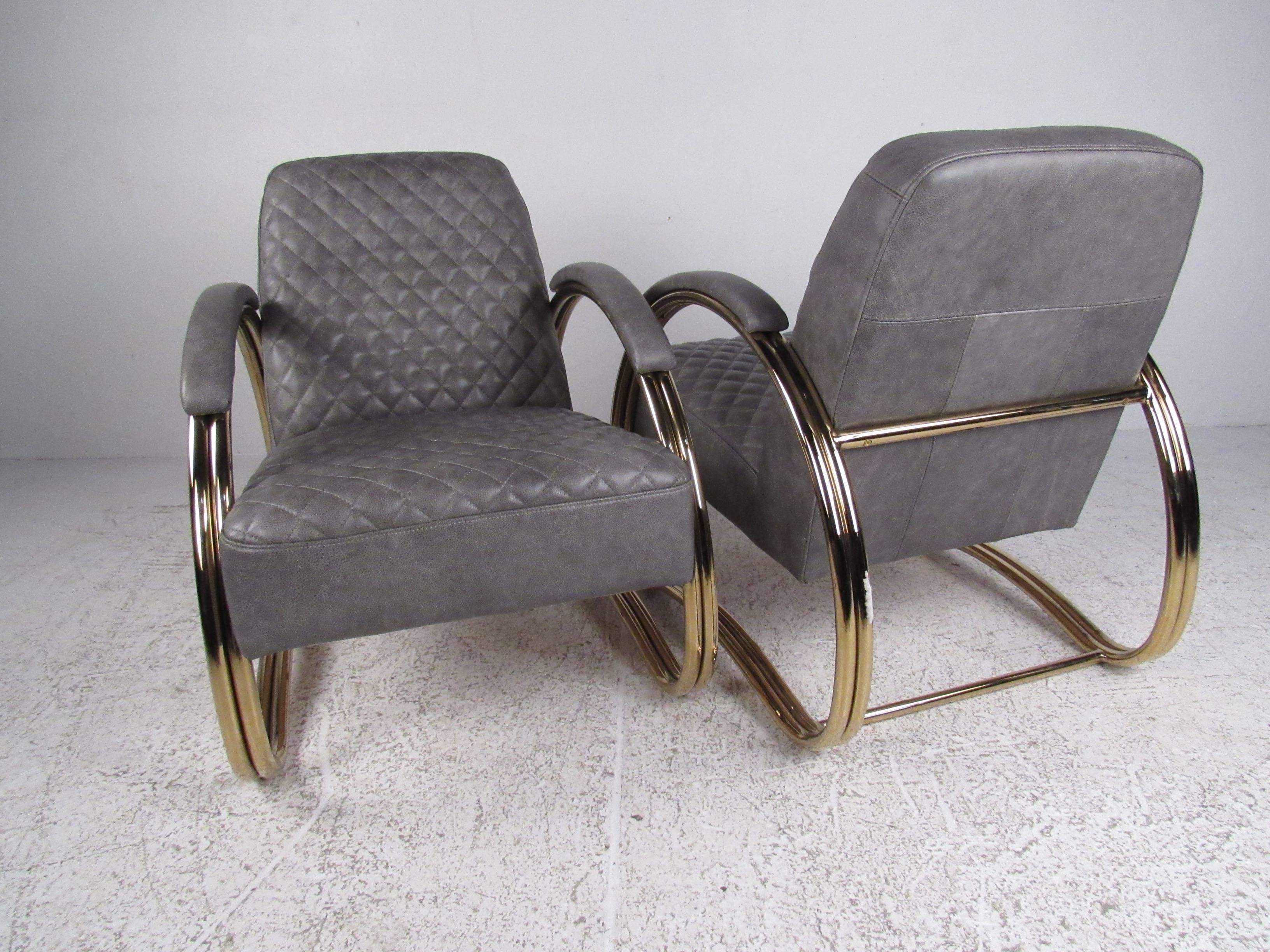 Pair of Modern Leather Lounge Chairs For Sale 1