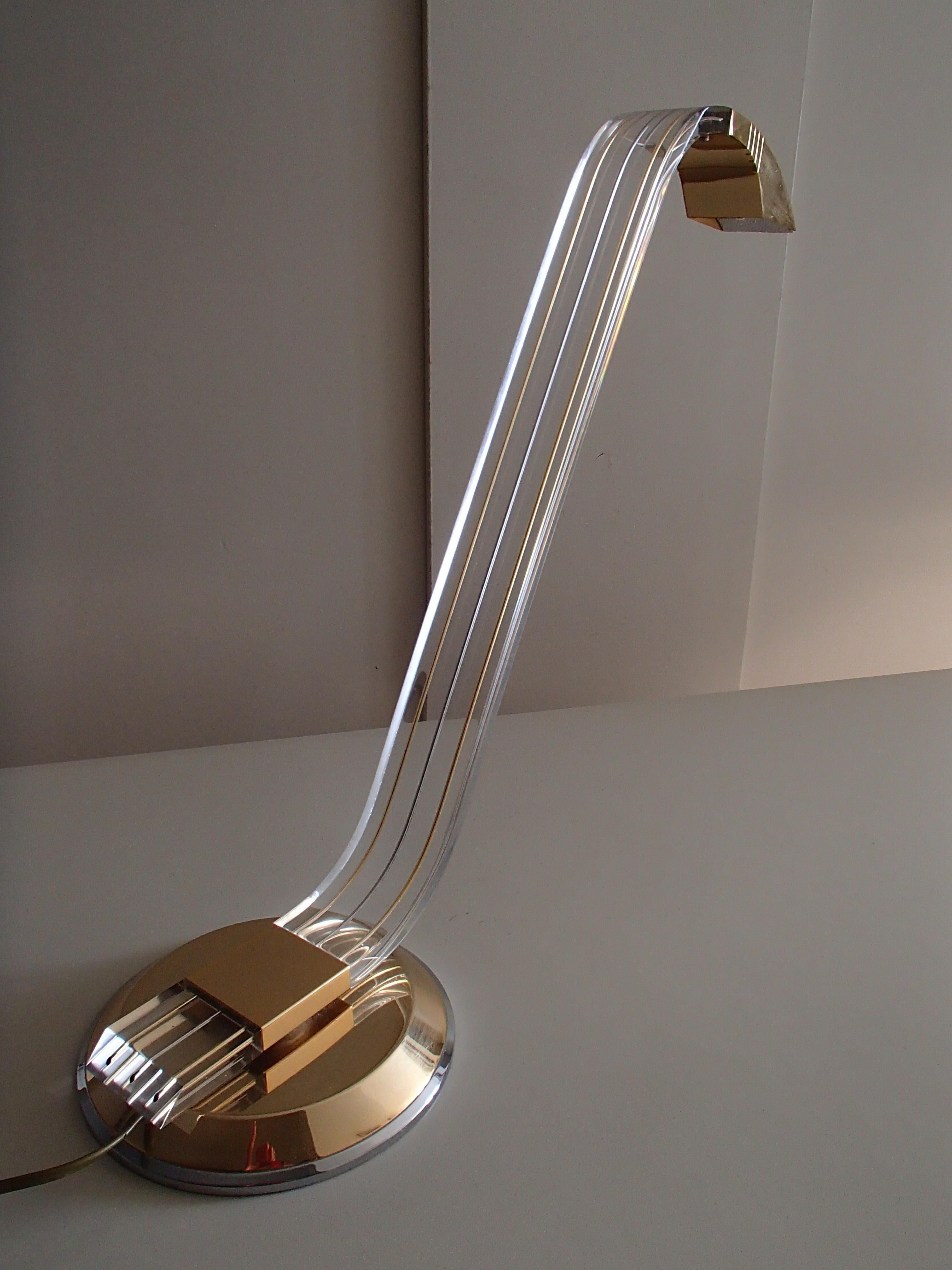 Pair of Modern Plexi Glass Chrome and Brass Table Lamps In Good Condition For Sale In Weiningen, CH