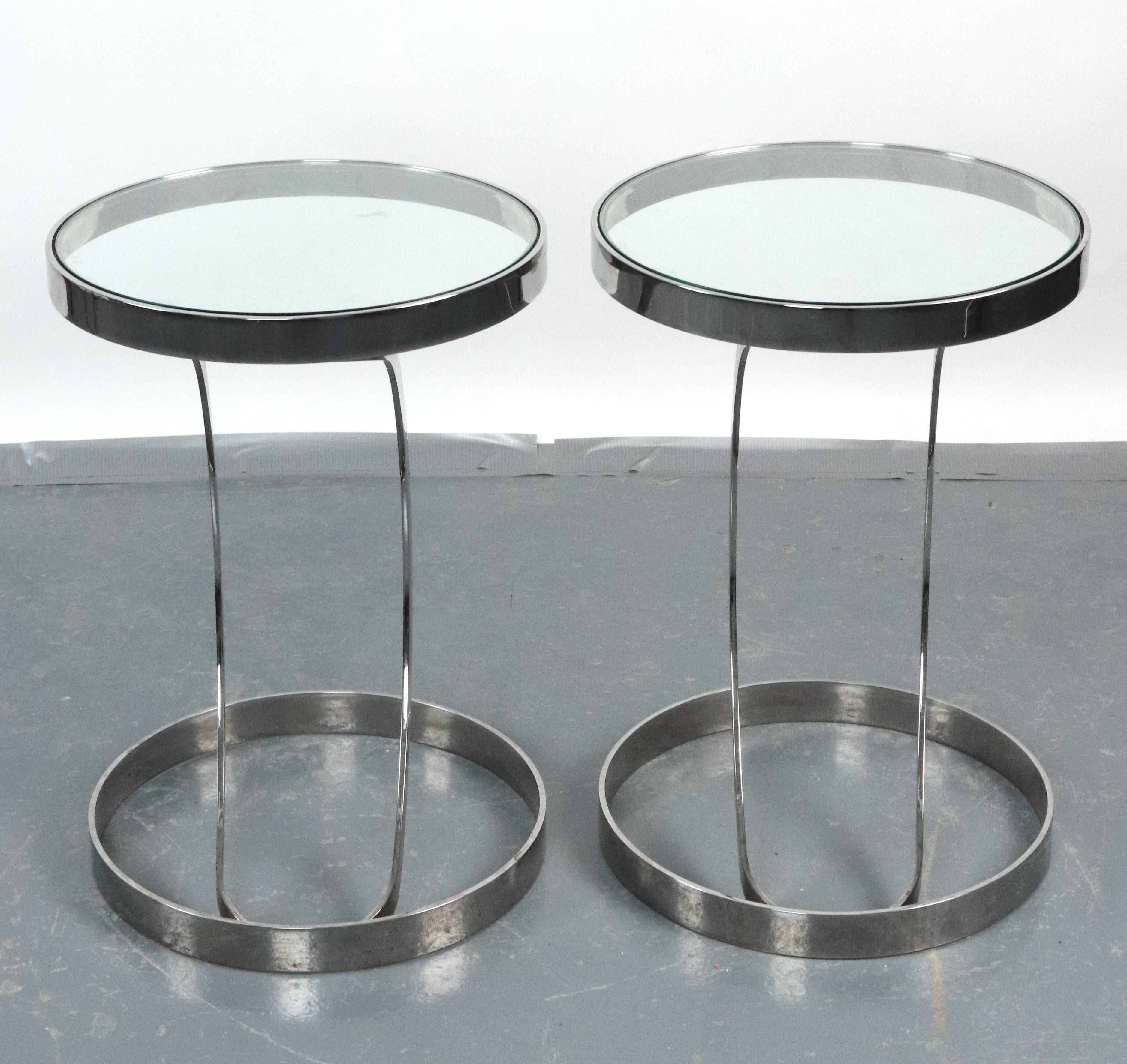 Moderne runde Glas-Chrom-Akzenttische, Paar im Angebot 1
