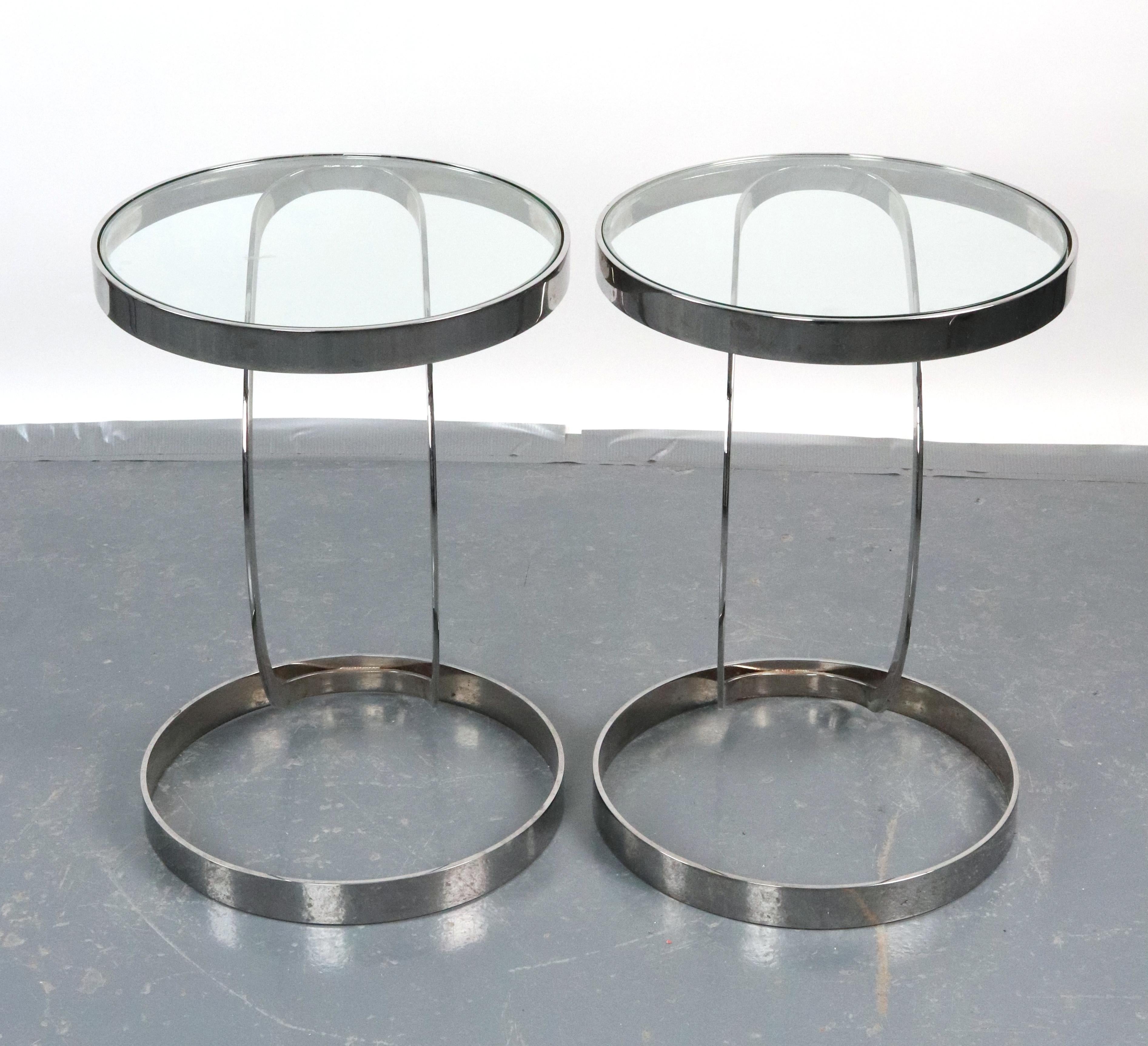 Moderne runde Glas-Chrom-Akzenttische, Paar im Angebot 3
