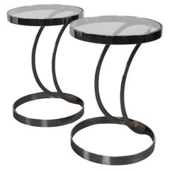 Paire de tables d'appoint rondes modernes en verre et chrome