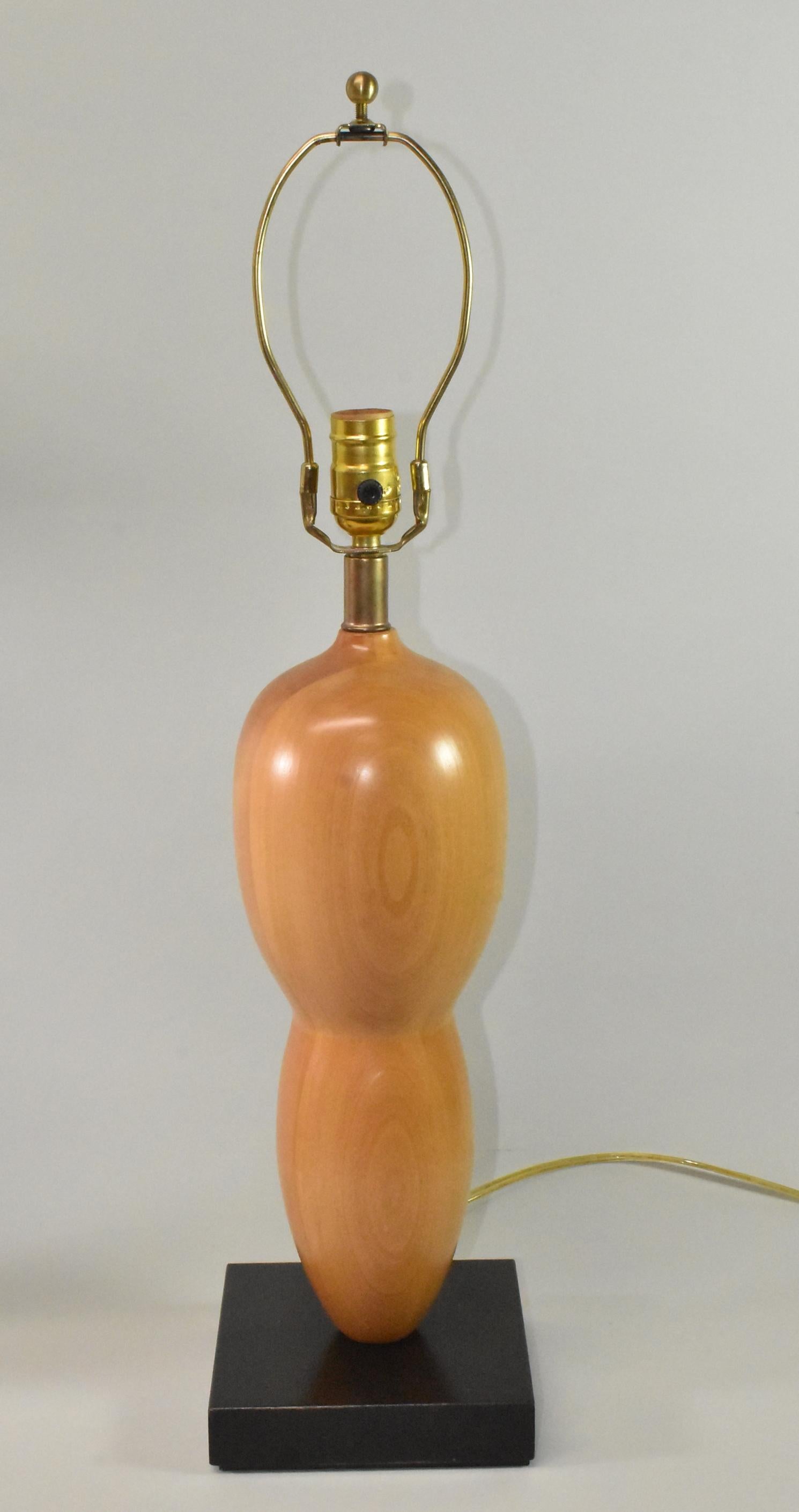 Pair Modern Sculptural Organic Form Wood Table Lamps In Good Condition For Sale In Toledo, OH