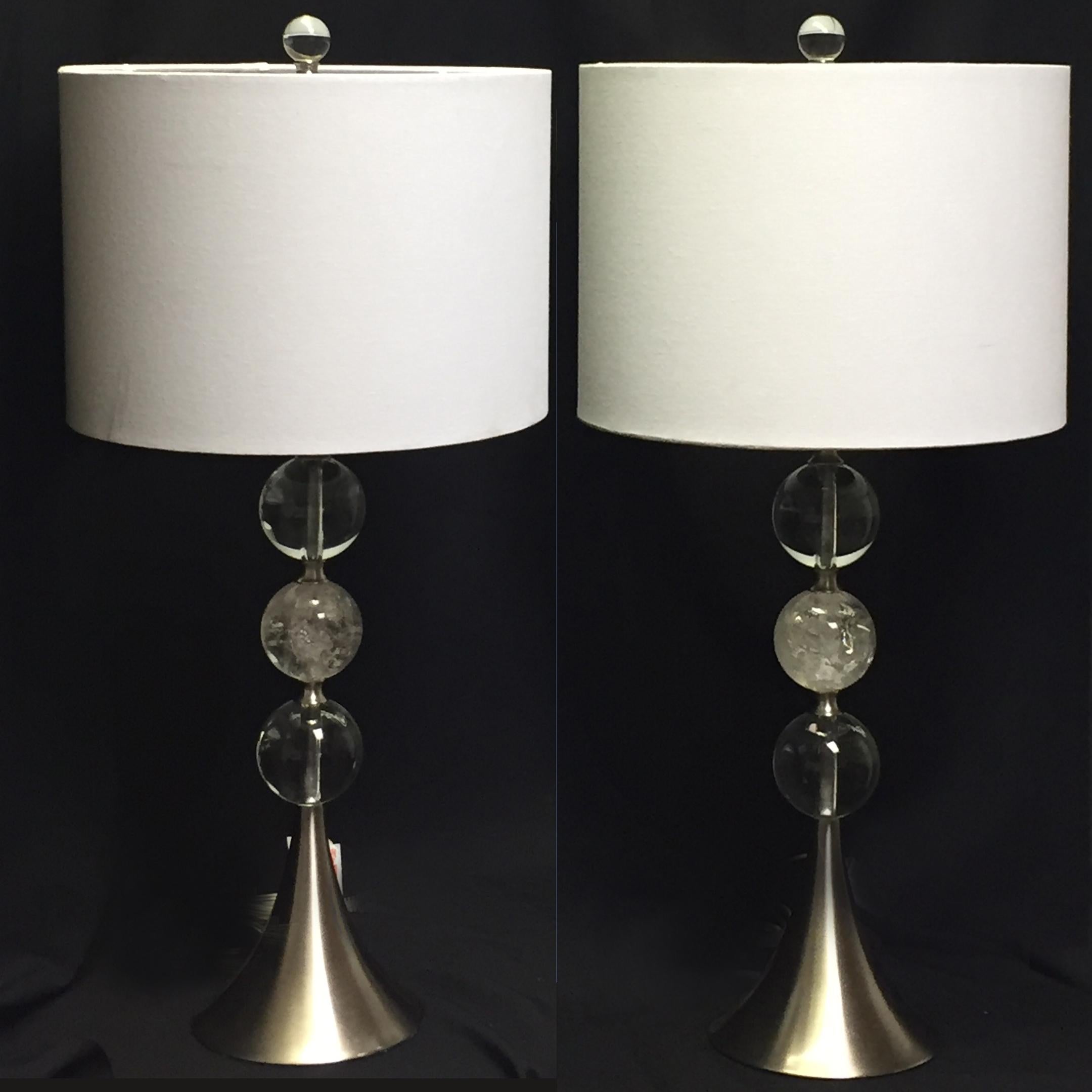 Paar Lampen aus Kristall und Bergkristall im modernen Stil (Moderne) im Angebot