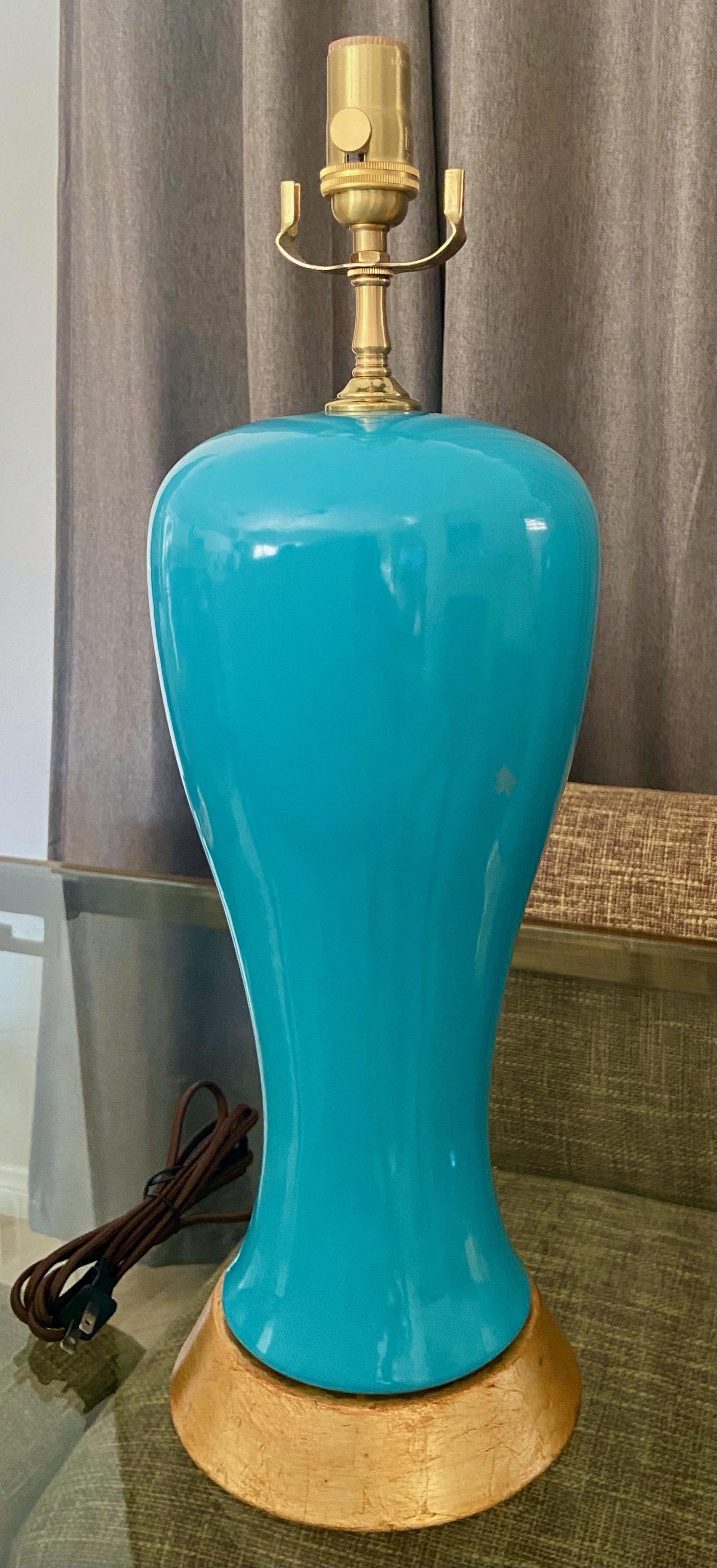 Paire de lampes de bureau modernes en céramique bleu turquoise Bon état - En vente à Palm Springs, CA