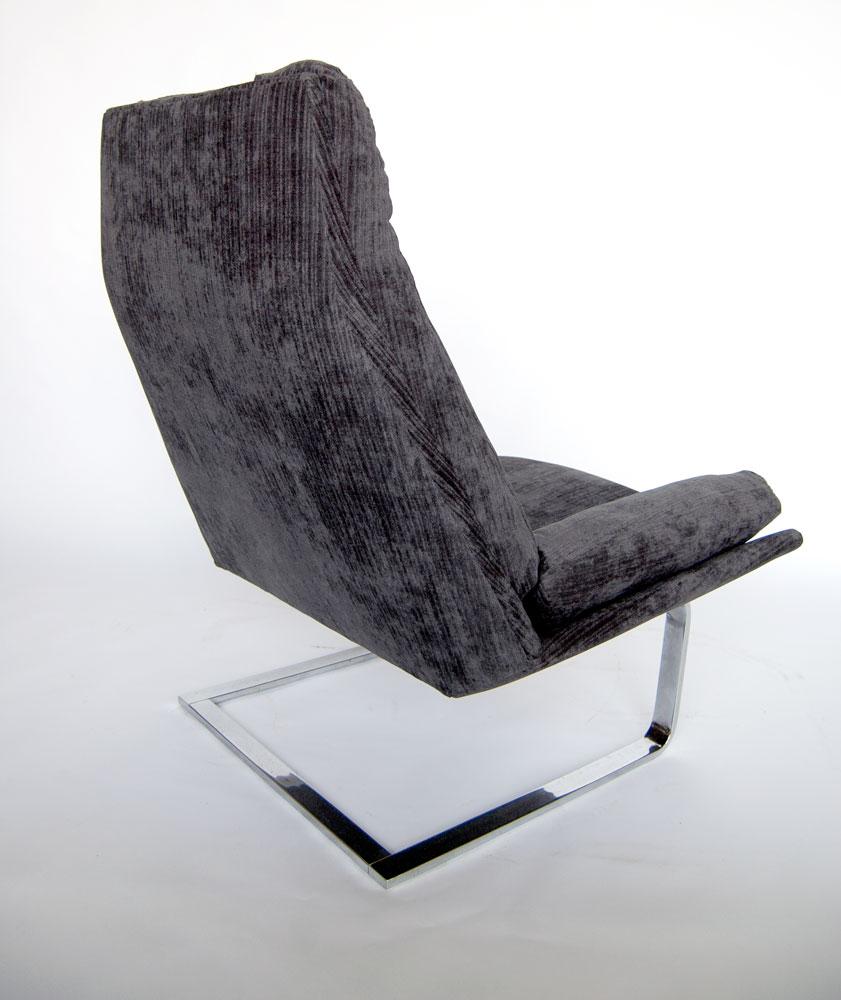 Américain Paire de chaises cantilever modernes en chrome rembourrées par DIA en vente