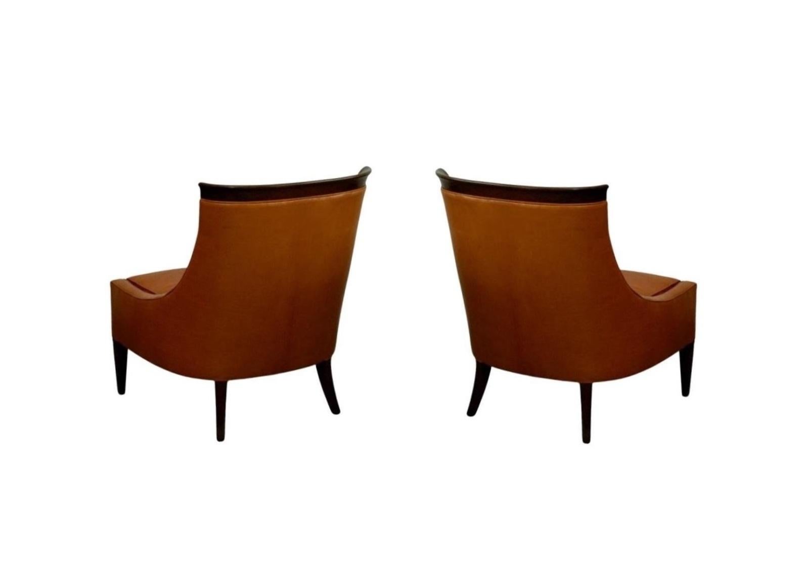 Paire de chaises modernistes à haut dossier en cuir en vente 1
