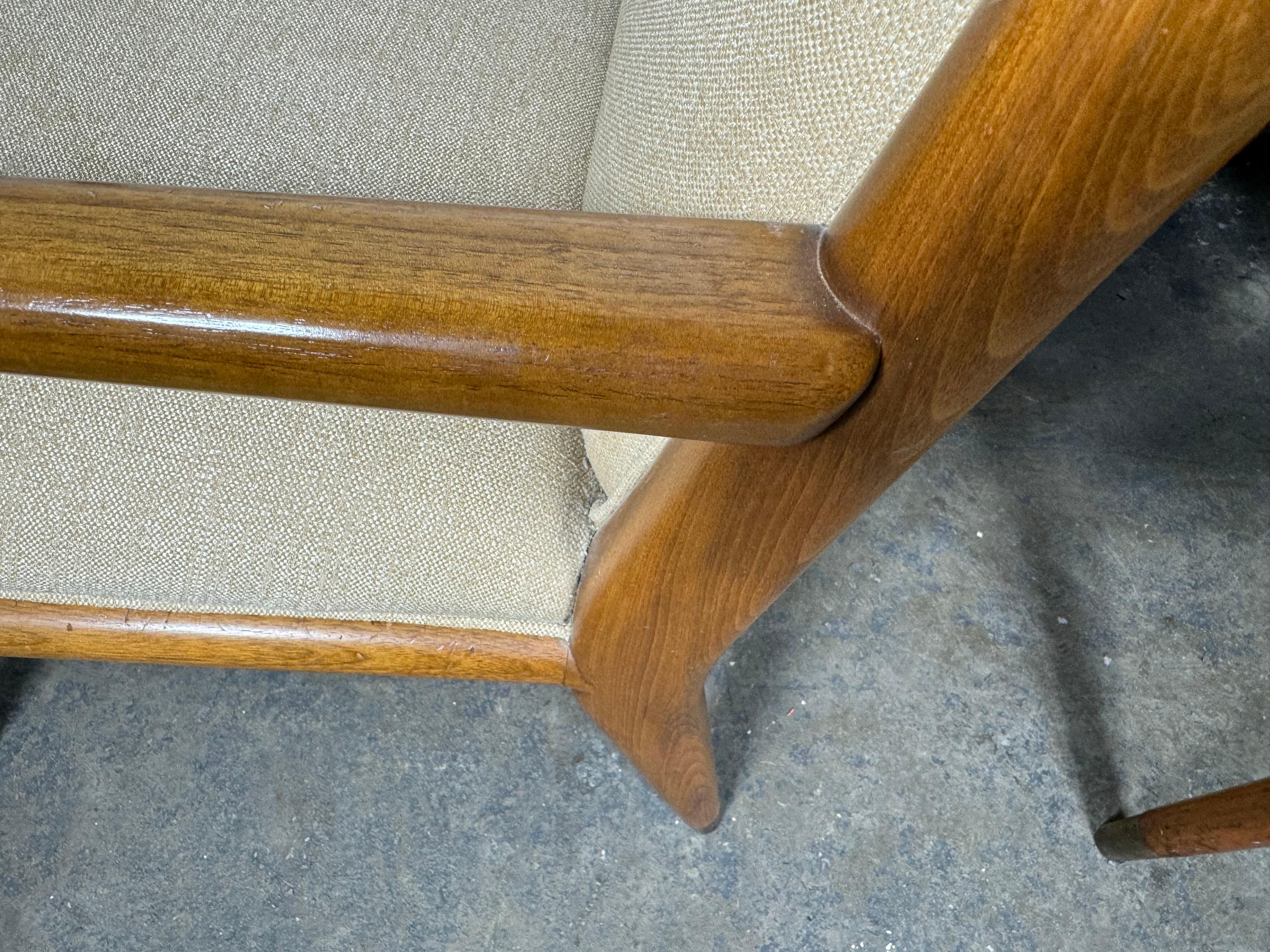 Américain Paire de chaises longues modernistes attribuées à T.H. Robsjohn Gibbings / Widdicomb en vente