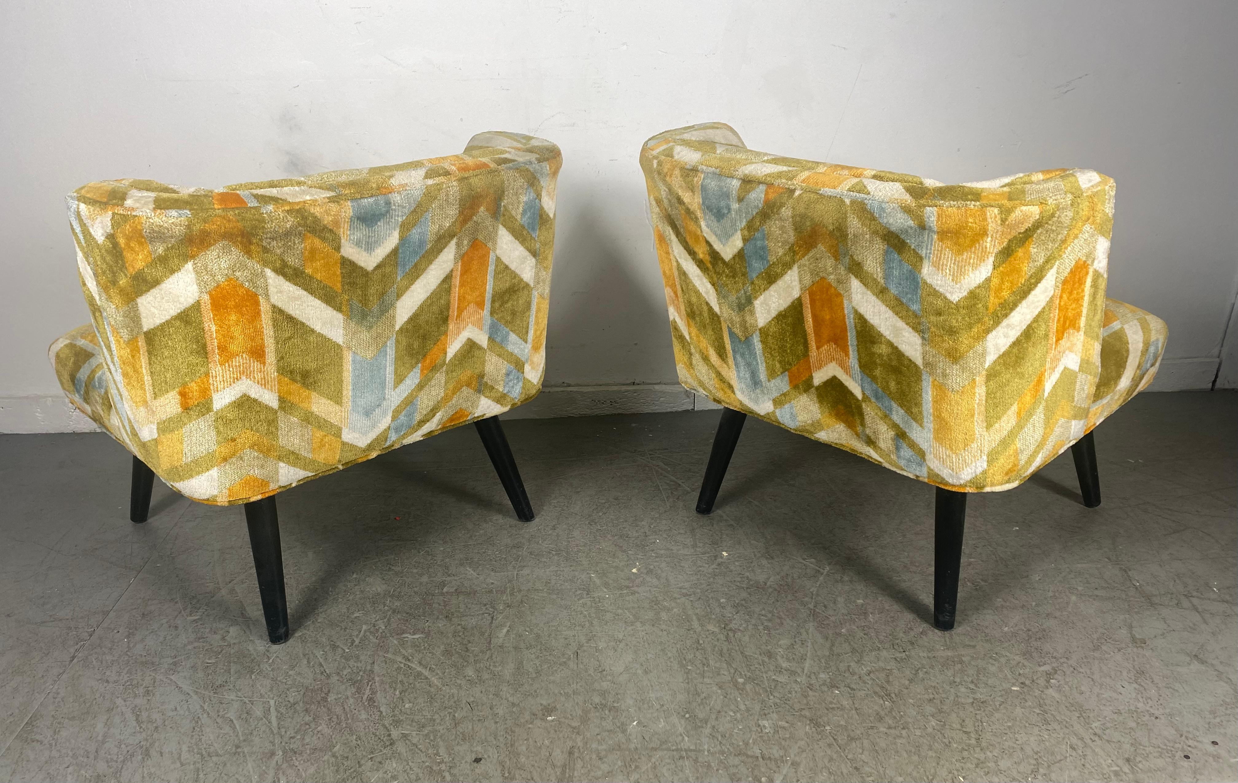 Mid-Century Modern Pair Modernist Lounge Chairs, California Modern Manner of James Mont