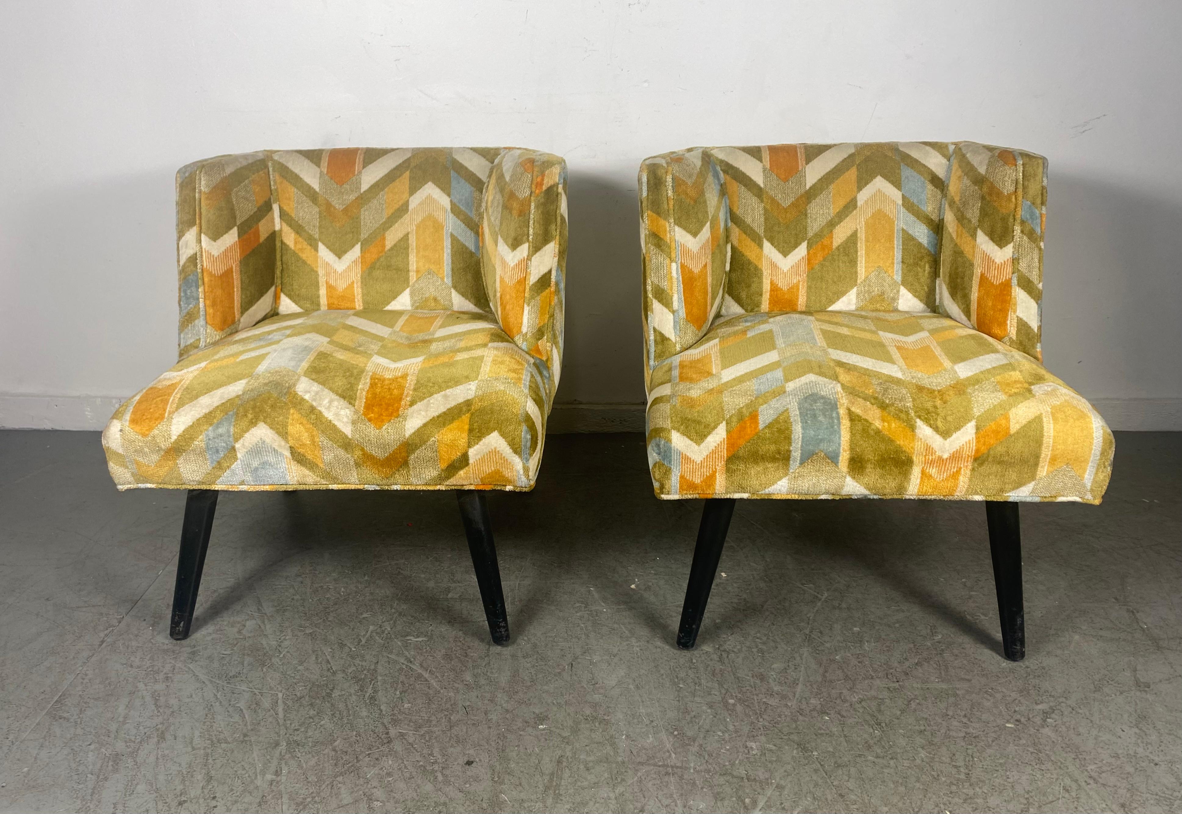 Mid-20th Century Pair Modernist Lounge Chairs, California Modern Manner of James Mont