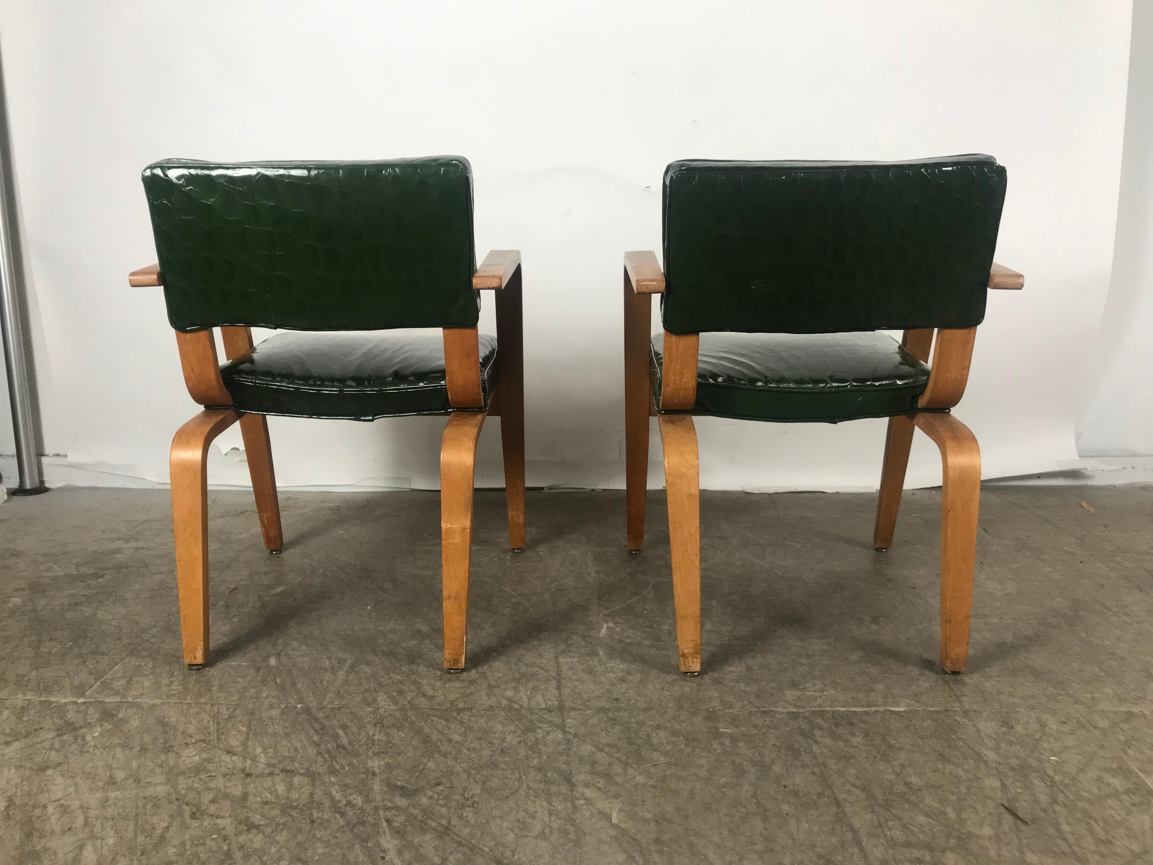 Mid-20th Century Pair of Modernist Thonet Bent Wood and Alligator Patent Leather Lounge Chairs