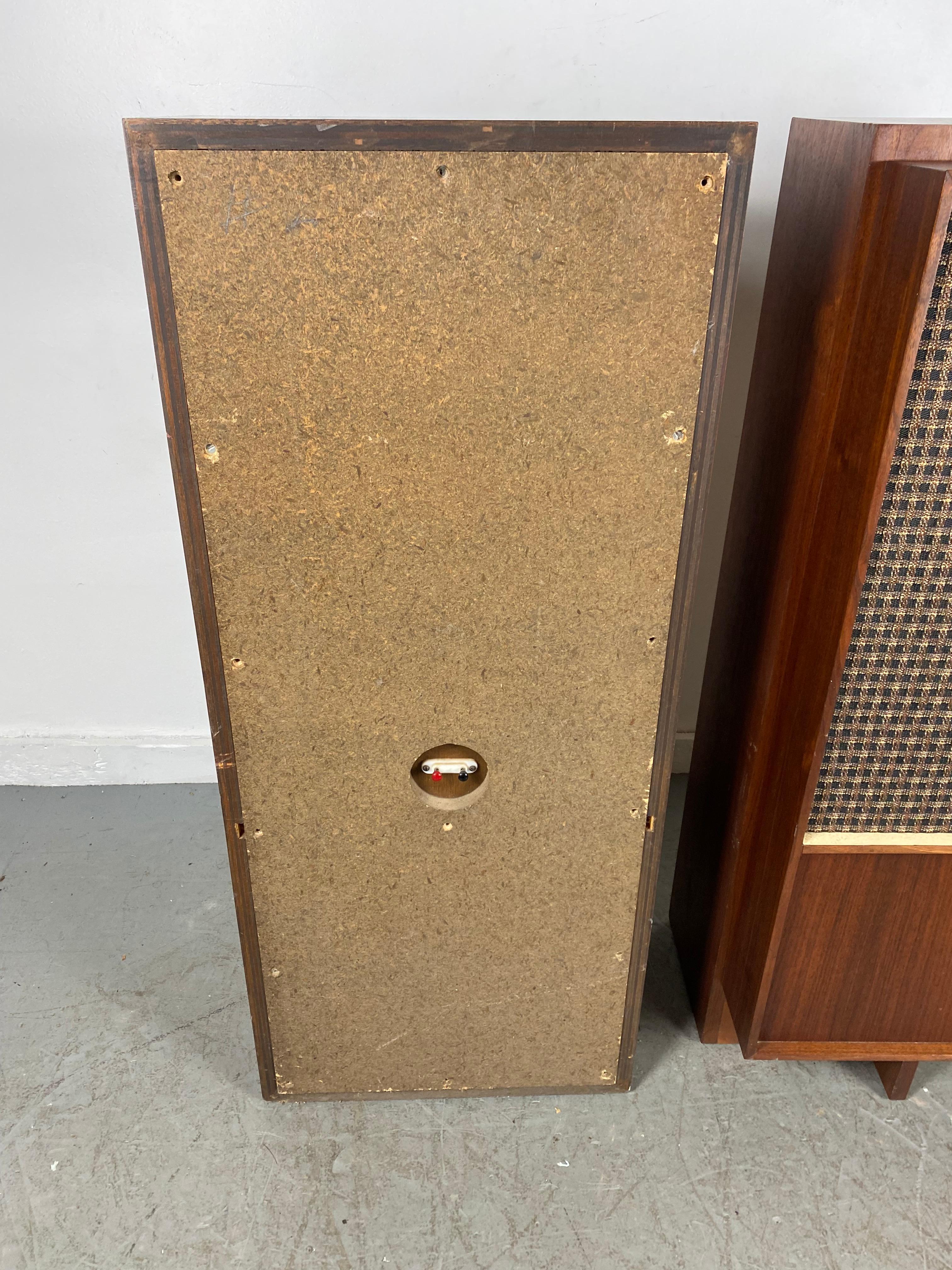 Late 20th Century Pair Modernist Walnut Audio Speakers by Bozak, Frank Lloyd Wright Design For Sale