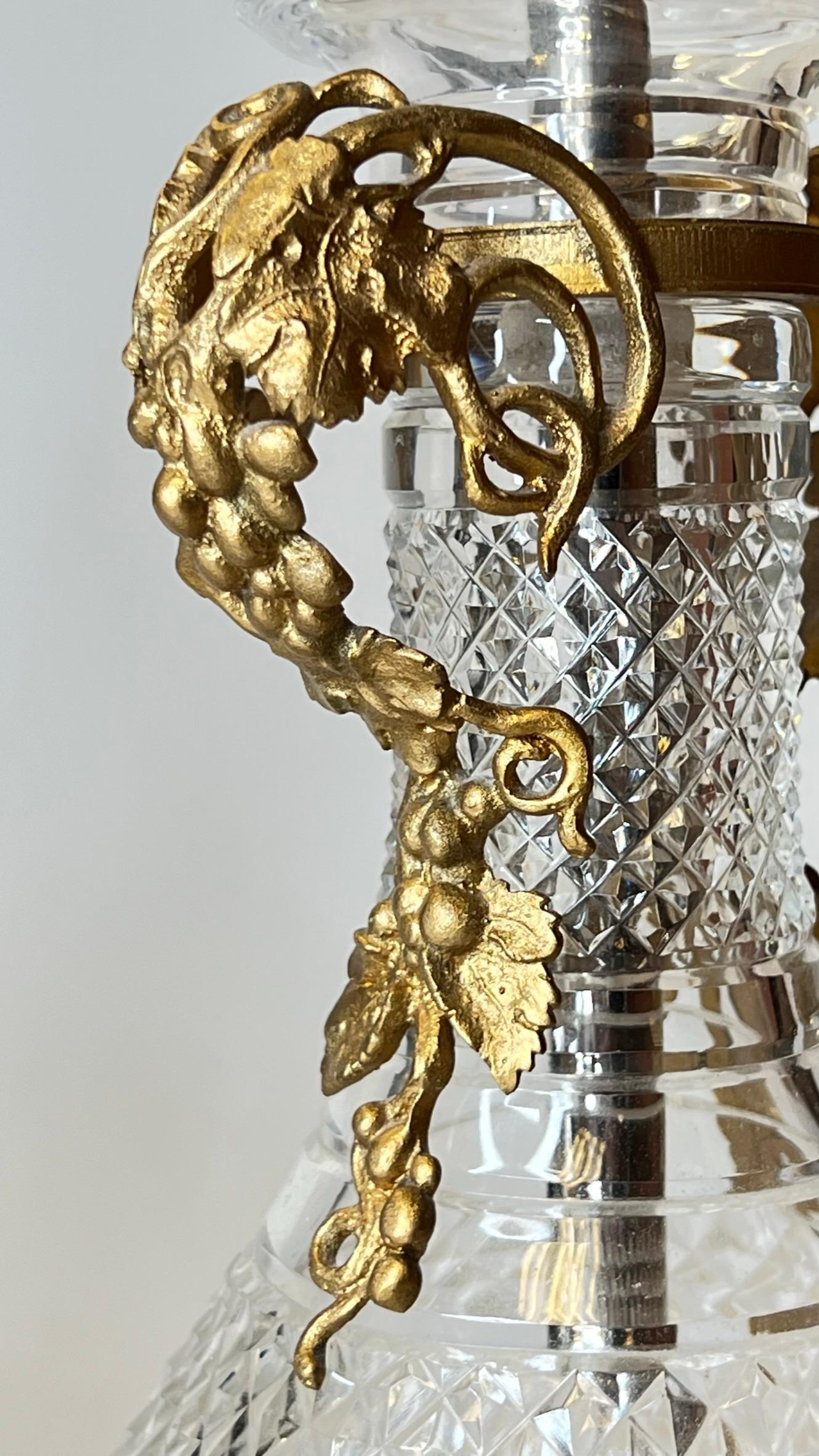 Bronze Paire de lampes de table en verre moulé et bronze doré en vente