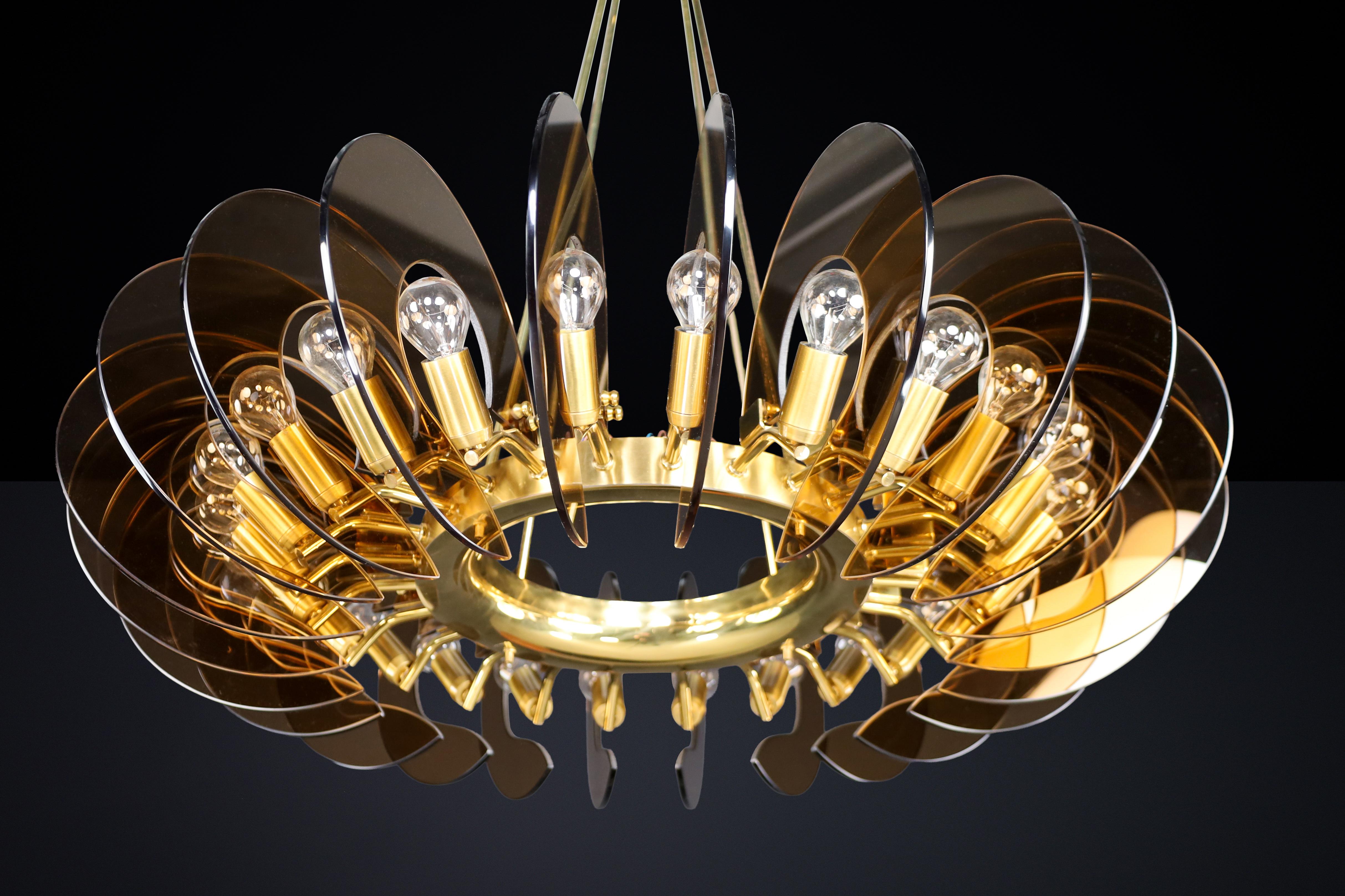 Pair Monumental Brass & Smoked Glass Chandeliers by Gino Paroldo, Italy, 1970s 12