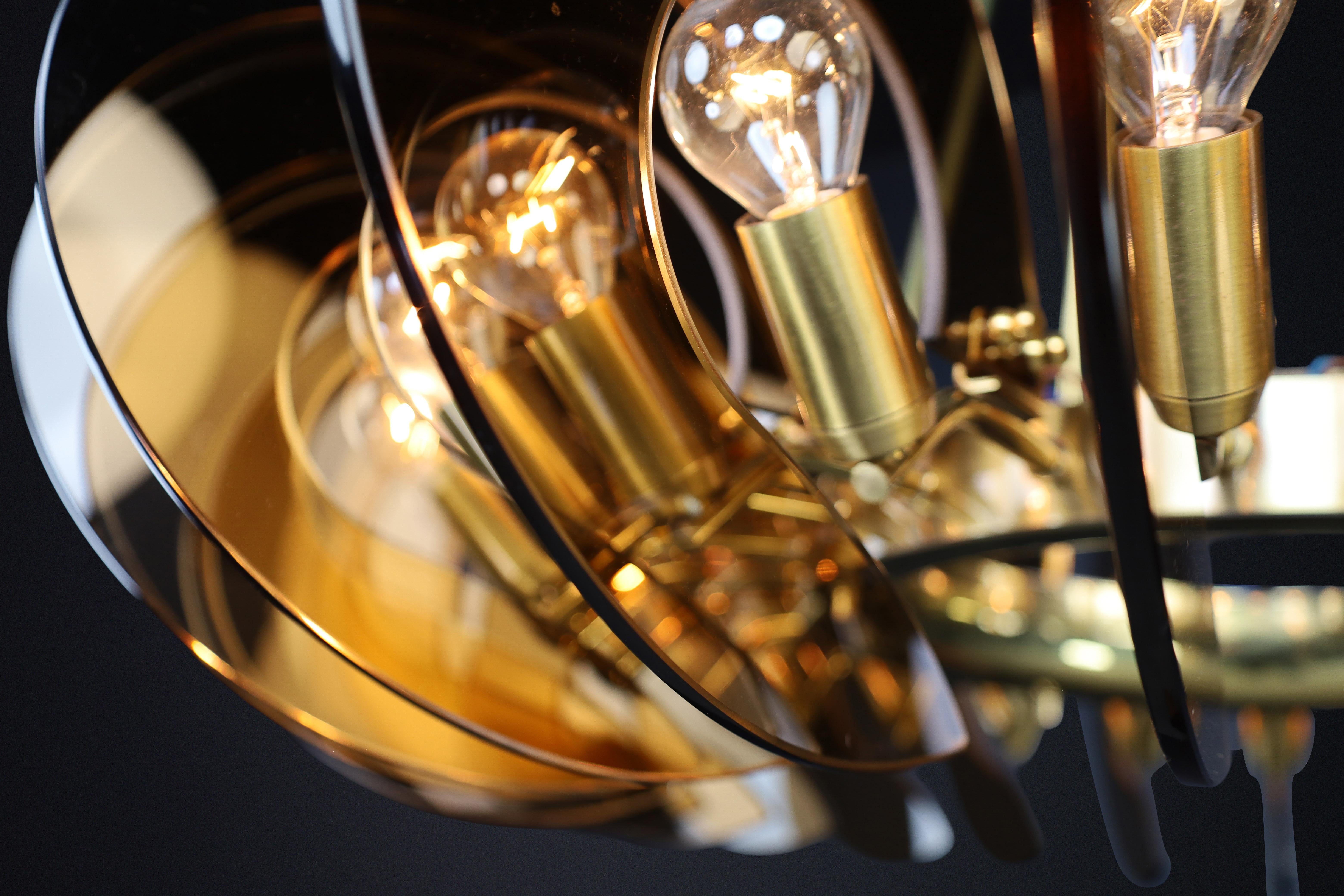 Pair Monumental Brass & Smoked Glass Chandeliers by Gino Paroldo, Italy, 1970s In condizioni buone a Almelo, NL