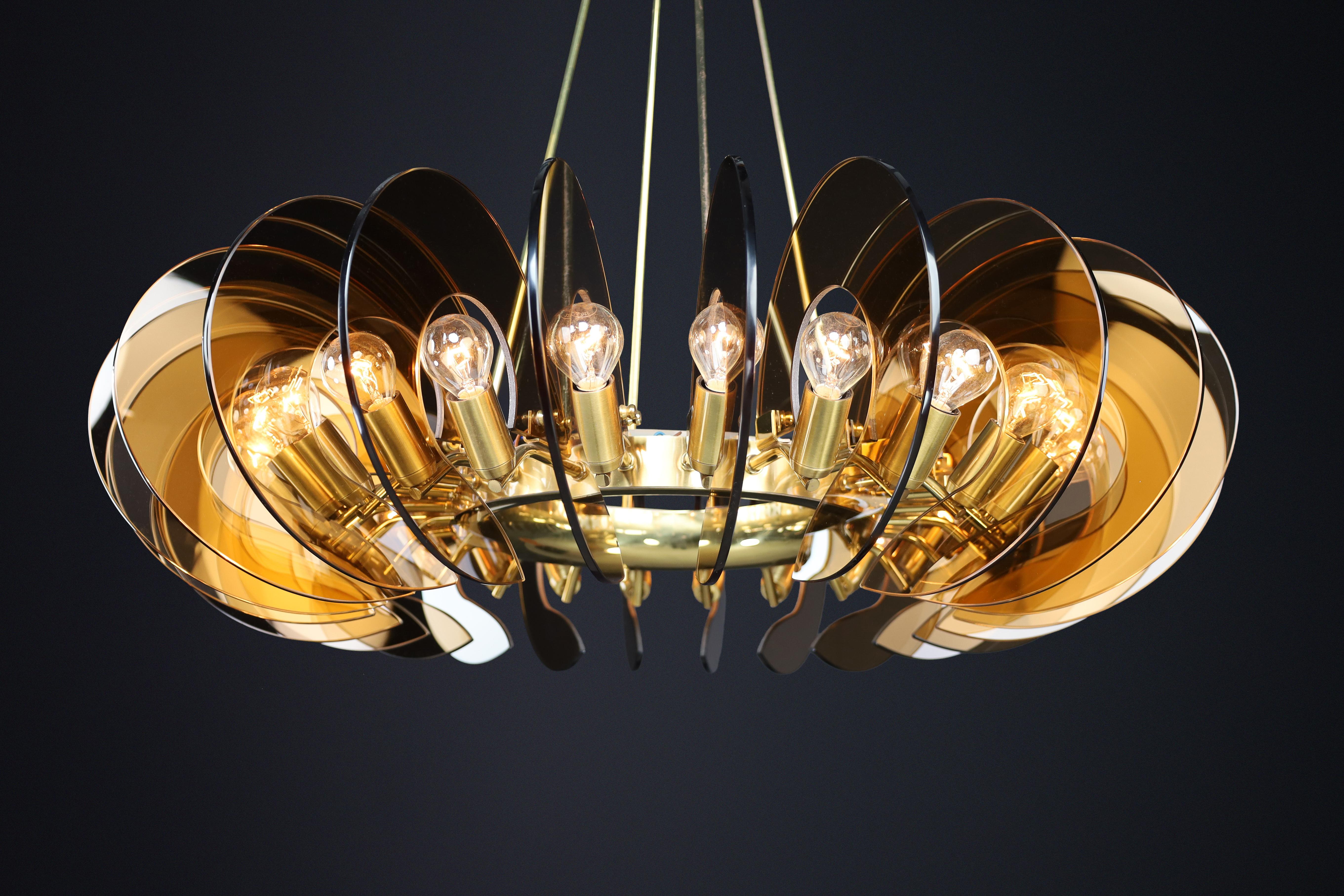 XX secolo Pair Monumental Brass & Smoked Glass Chandeliers by Gino Paroldo, Italy, 1970s