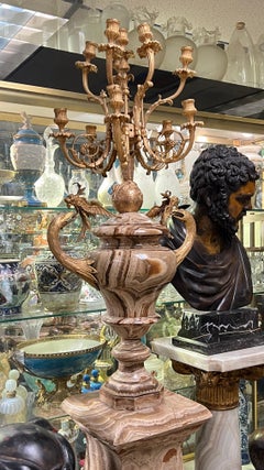 Paire de torchères monumentales en bronze doré et marbre