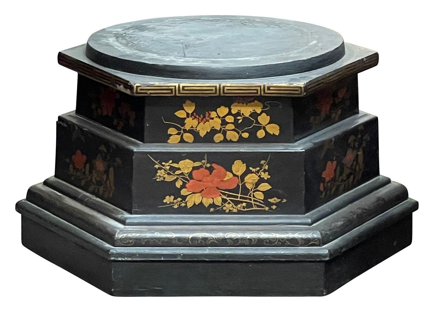 Coppia di vasi Imari giapponesi monumentali, XIX secolo in vendita 10