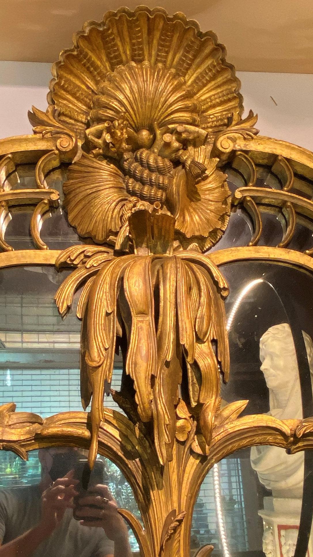 Monumentale nordeuropäische Spiegel aus vergoldetem Holz, Paar (19. Jahrhundert) im Angebot