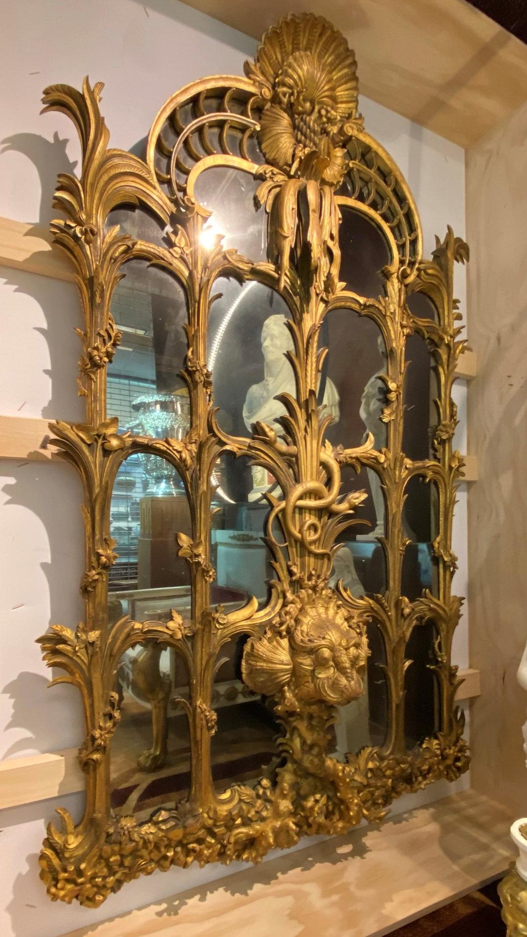 Monumentale nordeuropäische Spiegel aus vergoldetem Holz, Paar im Angebot 2