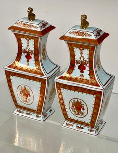 Pair Mottahedeh Old English Lowestoft Lidded Orange Urns