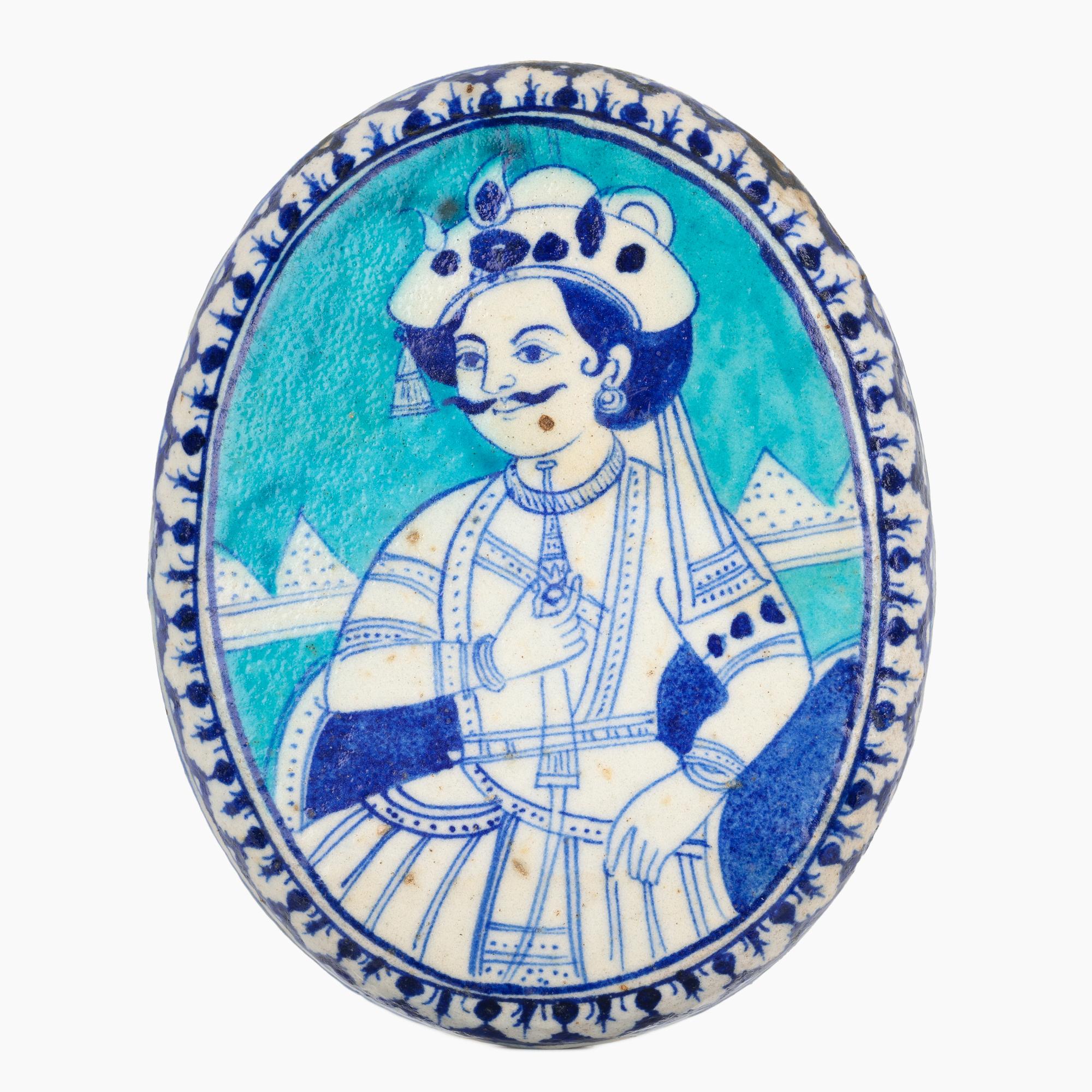 Coppia di placche in ceramica blu e bianca dipinte a mano Multani indiana Jaipur in vendita 7
