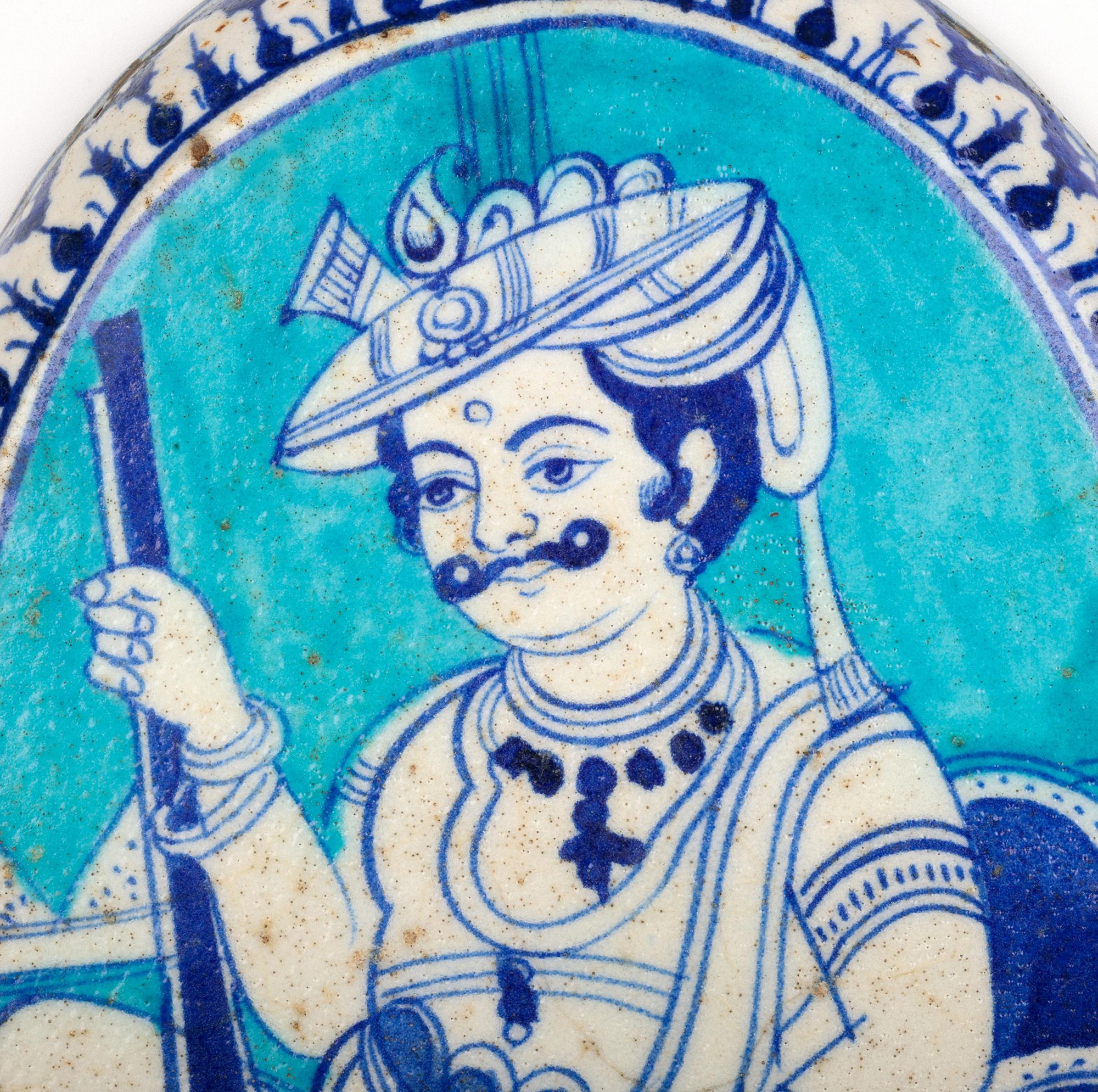 Anglo-indiano Coppia di placche in ceramica blu e bianca dipinte a mano Multani indiana Jaipur in vendita