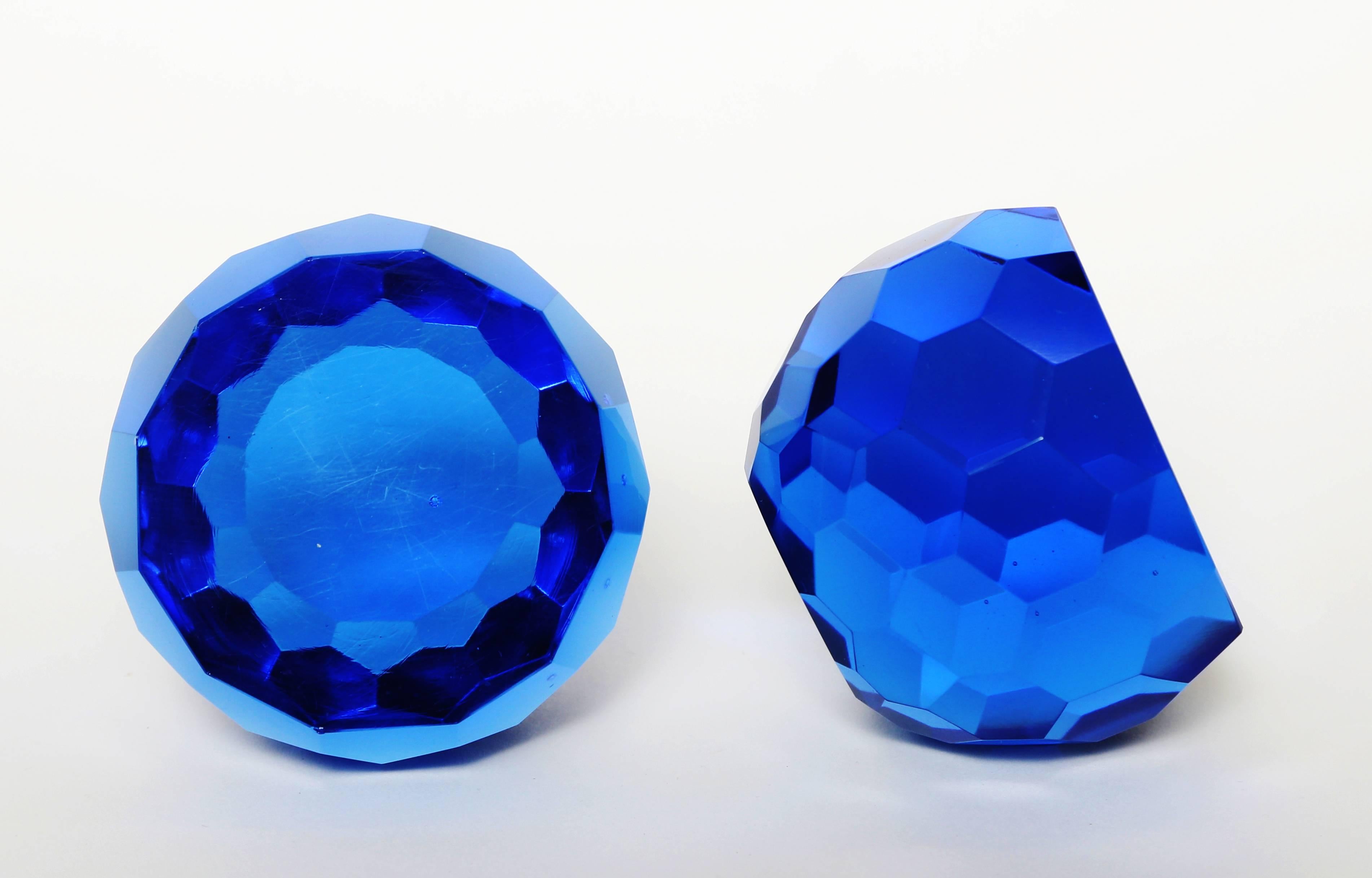 Matched Pair of Cobalt Blue Faceted Crystal Paperweights In Good Condition In West Palm Beach, FL