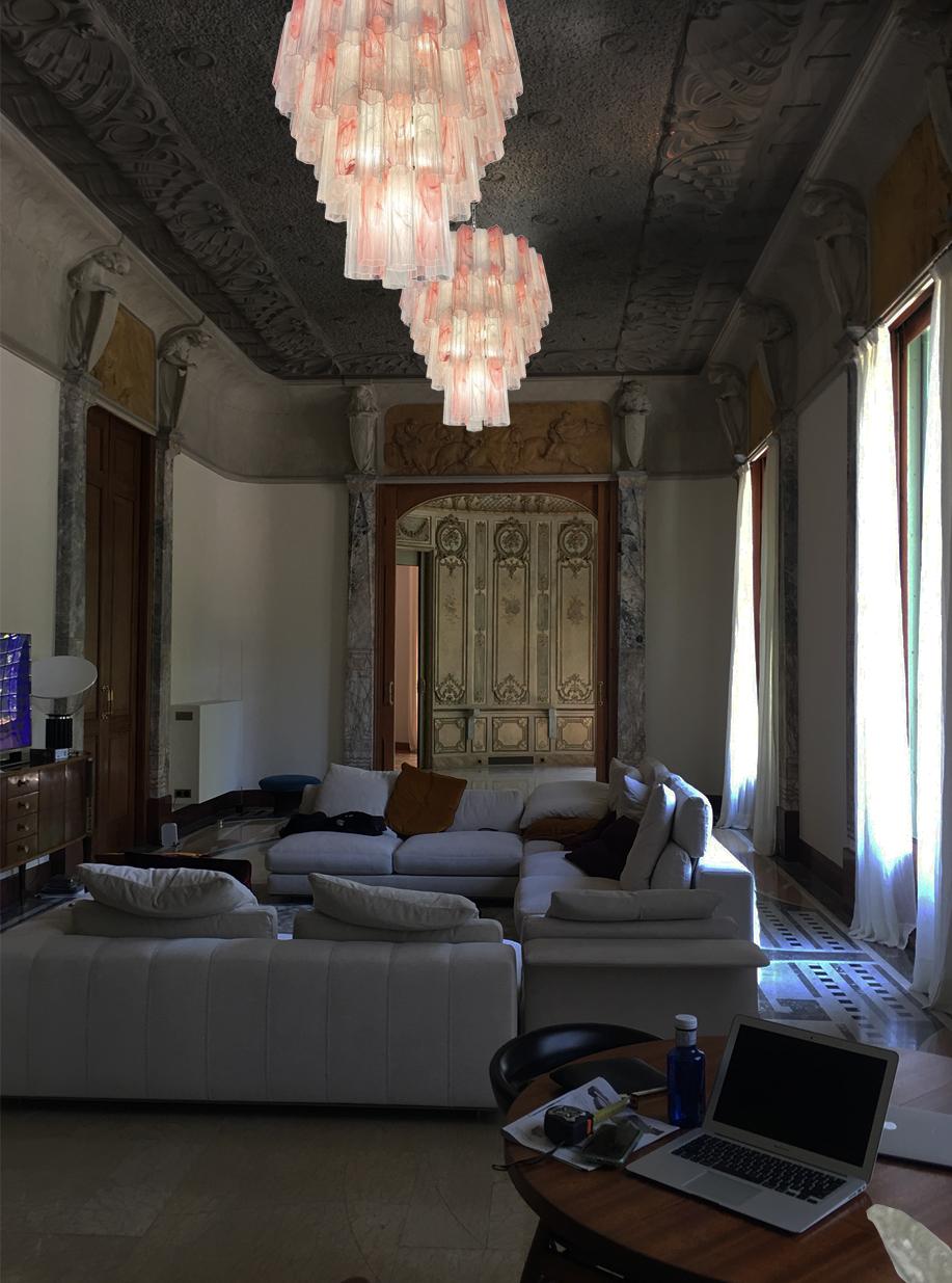 Pair Italian vintage chandeliers in Murano glass and nickel plated metal structure on 4 levels. The armor polished nickel supports 80 large pink and white alabaster glass tube. The alabaster technique created in Venetian glassworks gives the glass