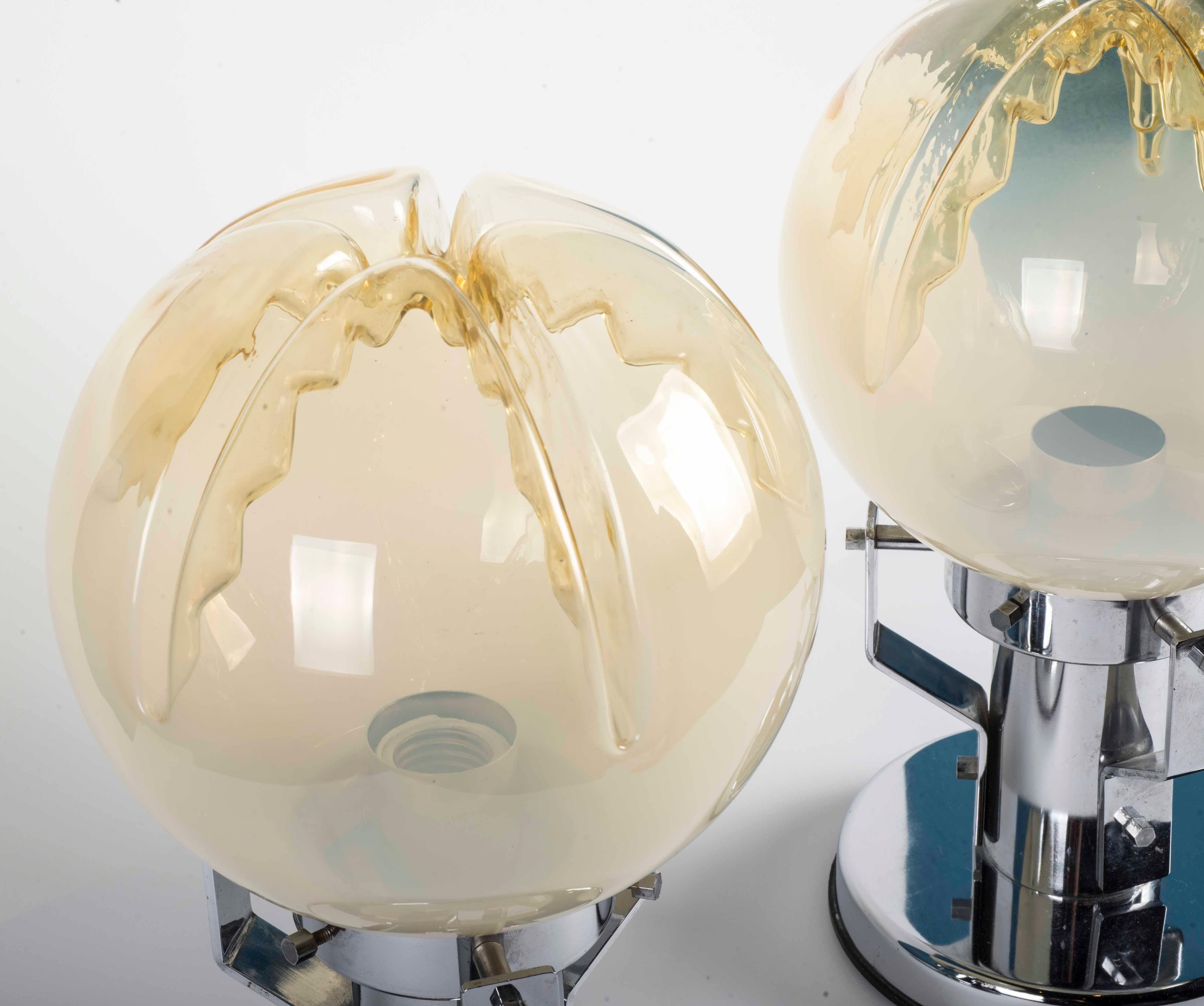 Mid-Century Modern Pair of Murano Glass and Chrome Base Table Lamps For Sale