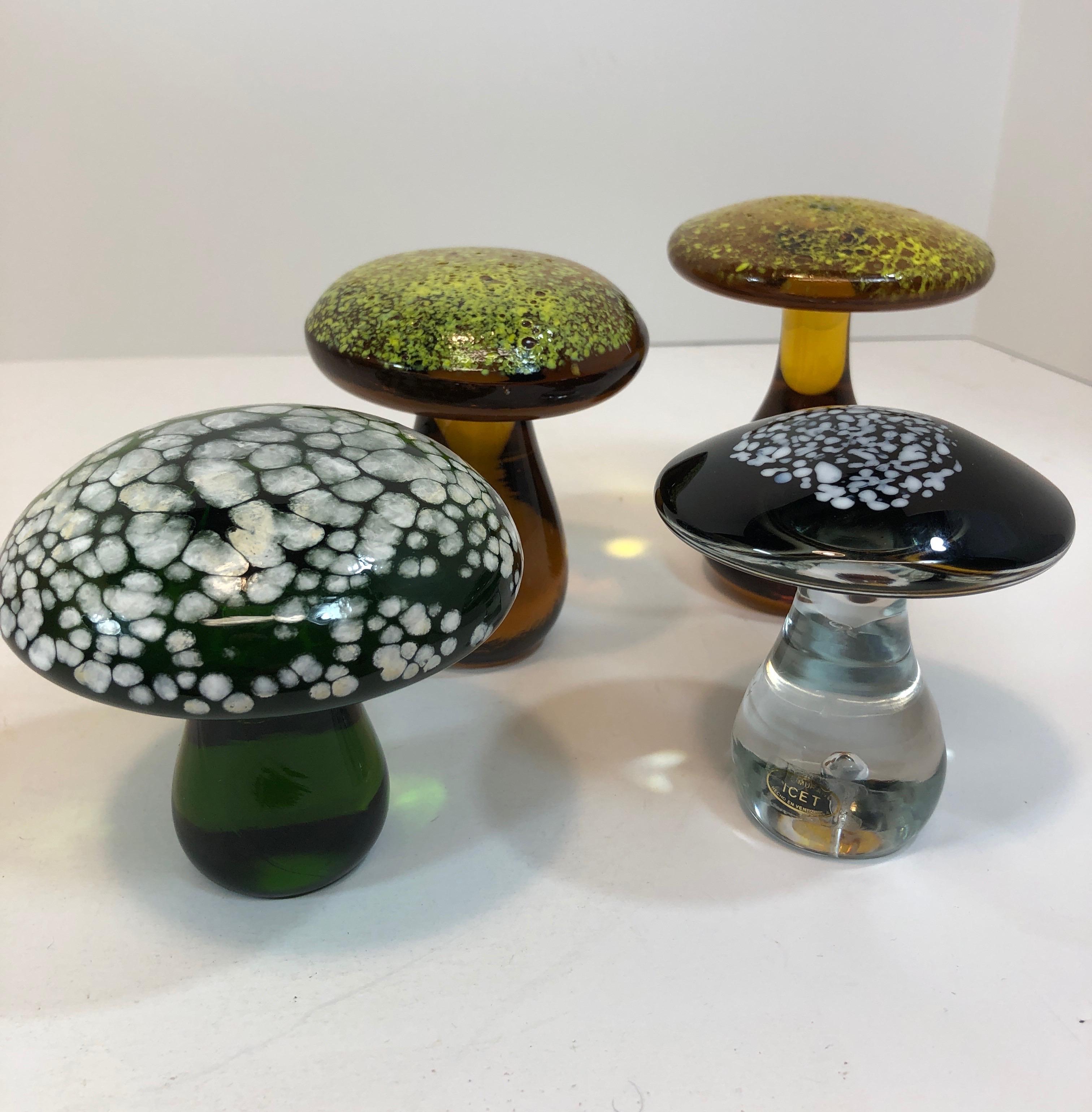 Pair of Murano Italian Art Glass Mushroom Paperweight Sculpture 3