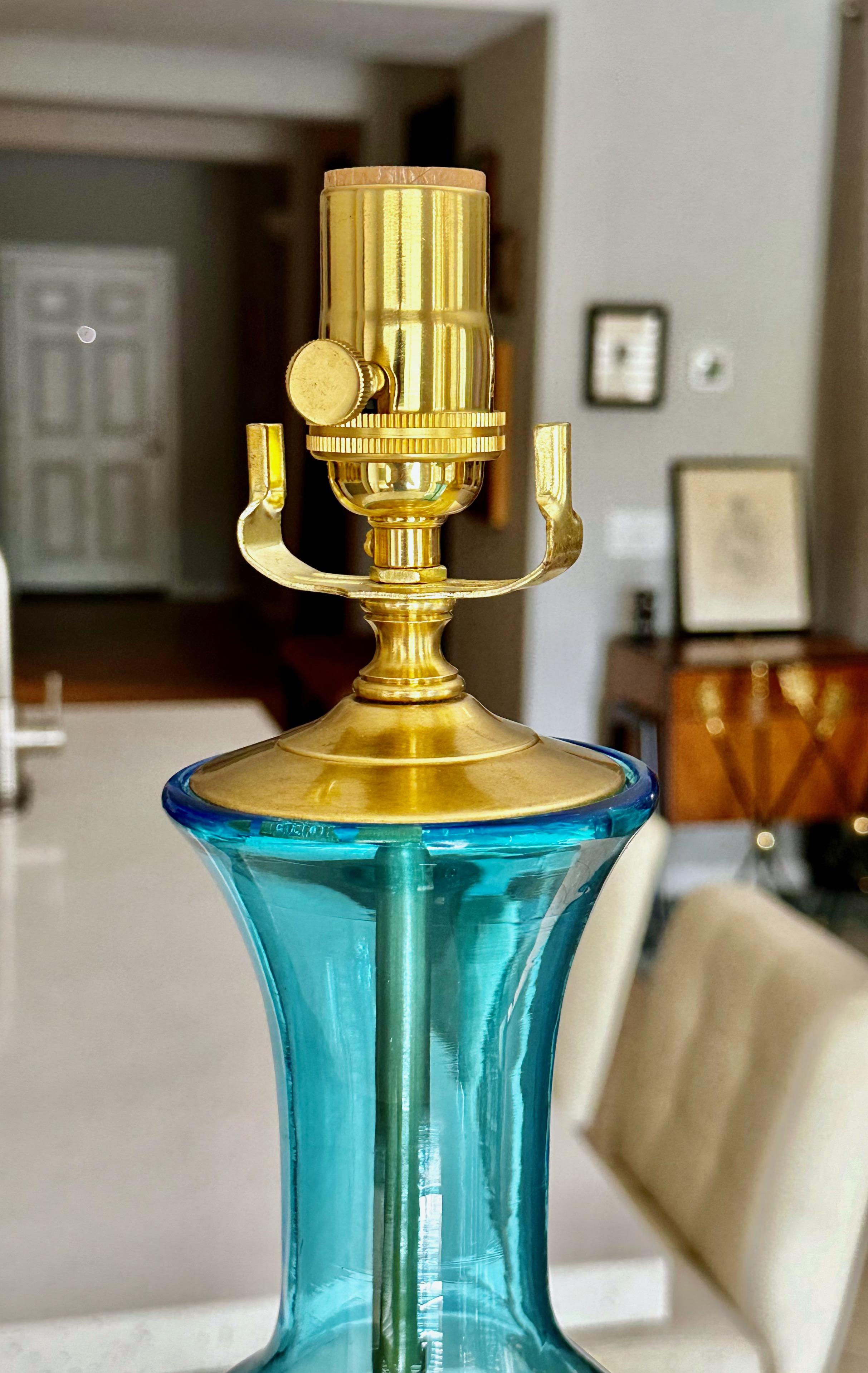 Paire de lampes de bureau italiennes bleu de Murano en vente 7