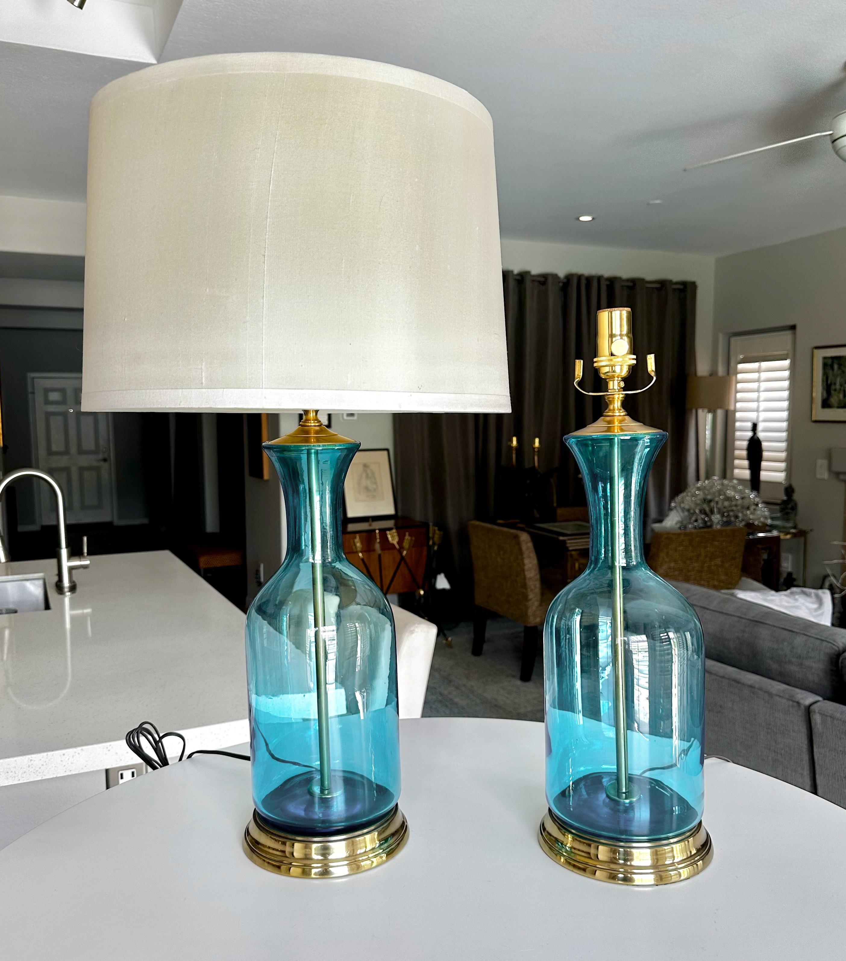 Paire de lampes de bureau italiennes bleu de Murano en vente 12