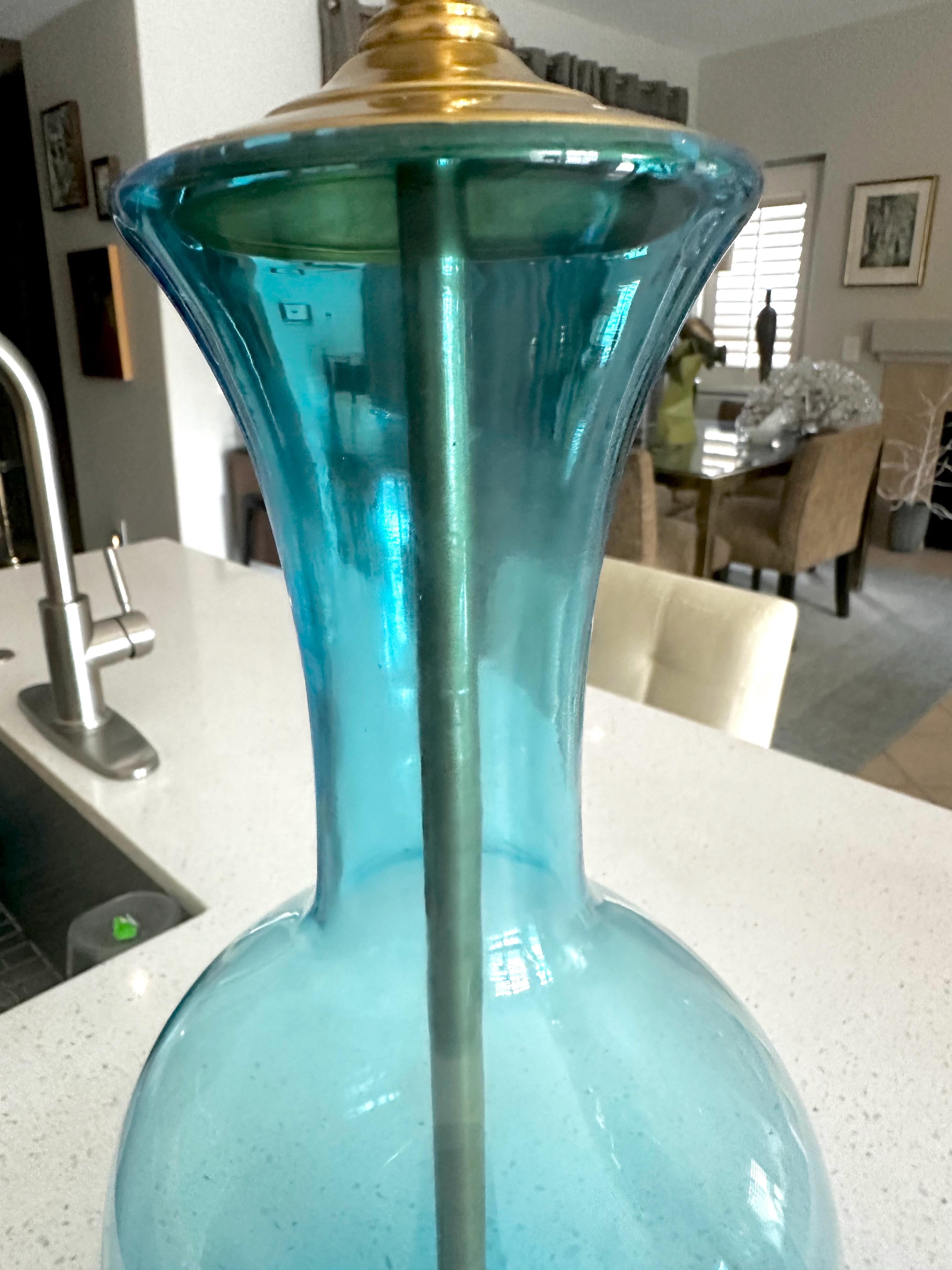 Paire de lampes de bureau italiennes bleu de Murano en vente 4